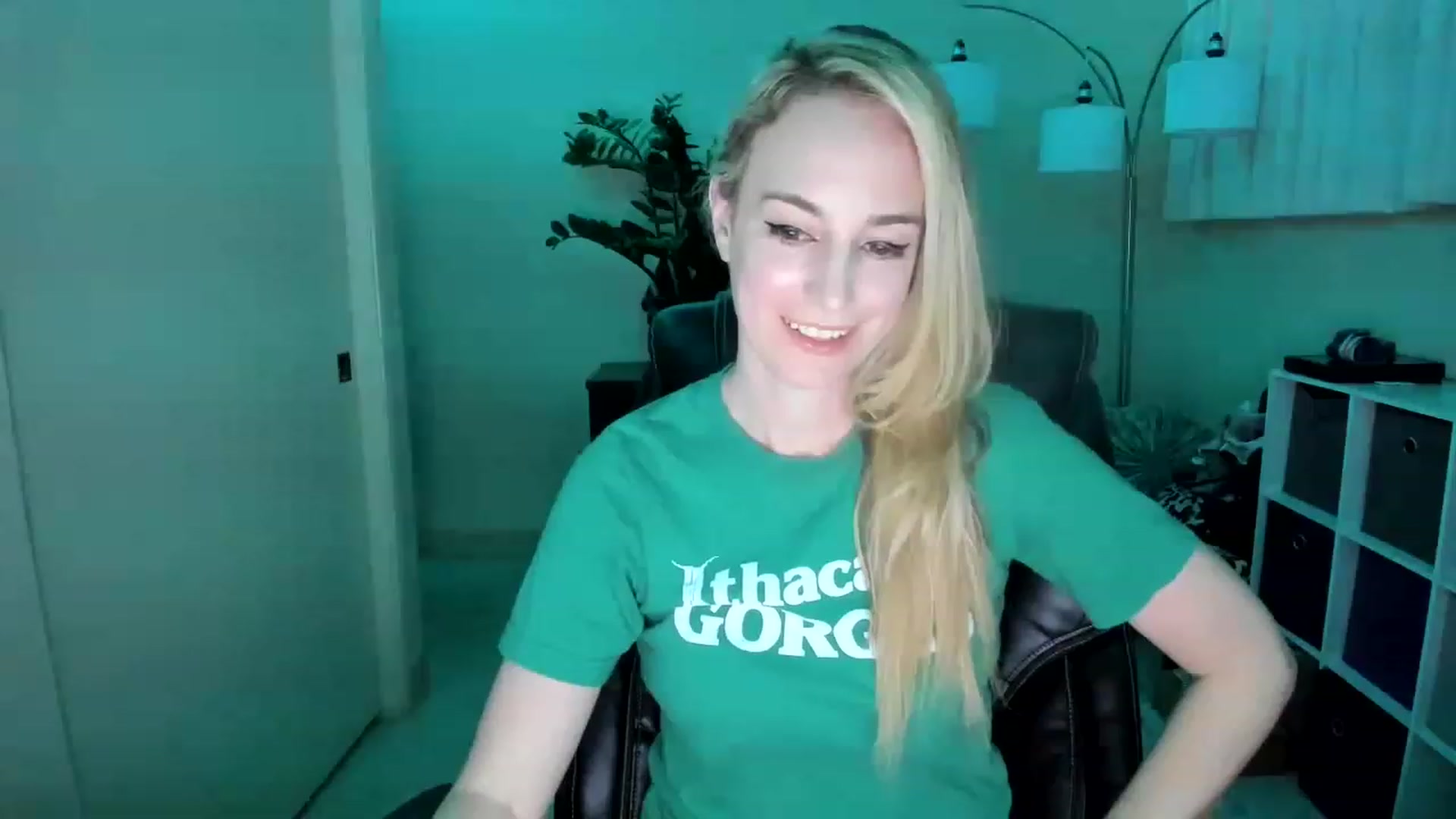 Gallery image thumbnail from JaneAllDay's myfreecams stream on, 01/14/2023, 07:49 image 5 of 20