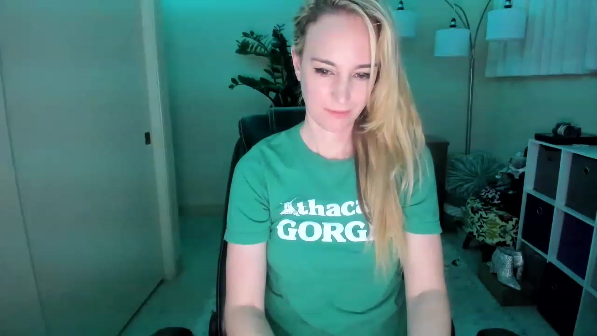 Gallery image thumbnail from JaneAllDay's myfreecams stream on, 01/14/2023, 07:49 image 14 of 20