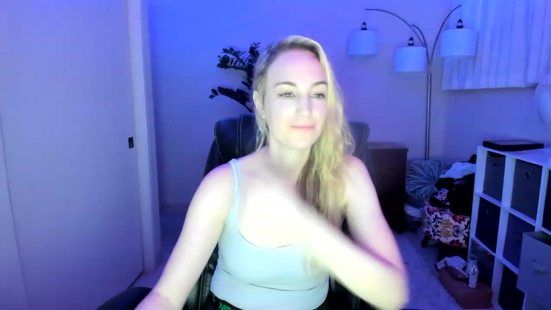 Gallery image thumbnail from JaneAllDay's myfreecams stream on, 01/18/2023, 05:26 image 13 of 20