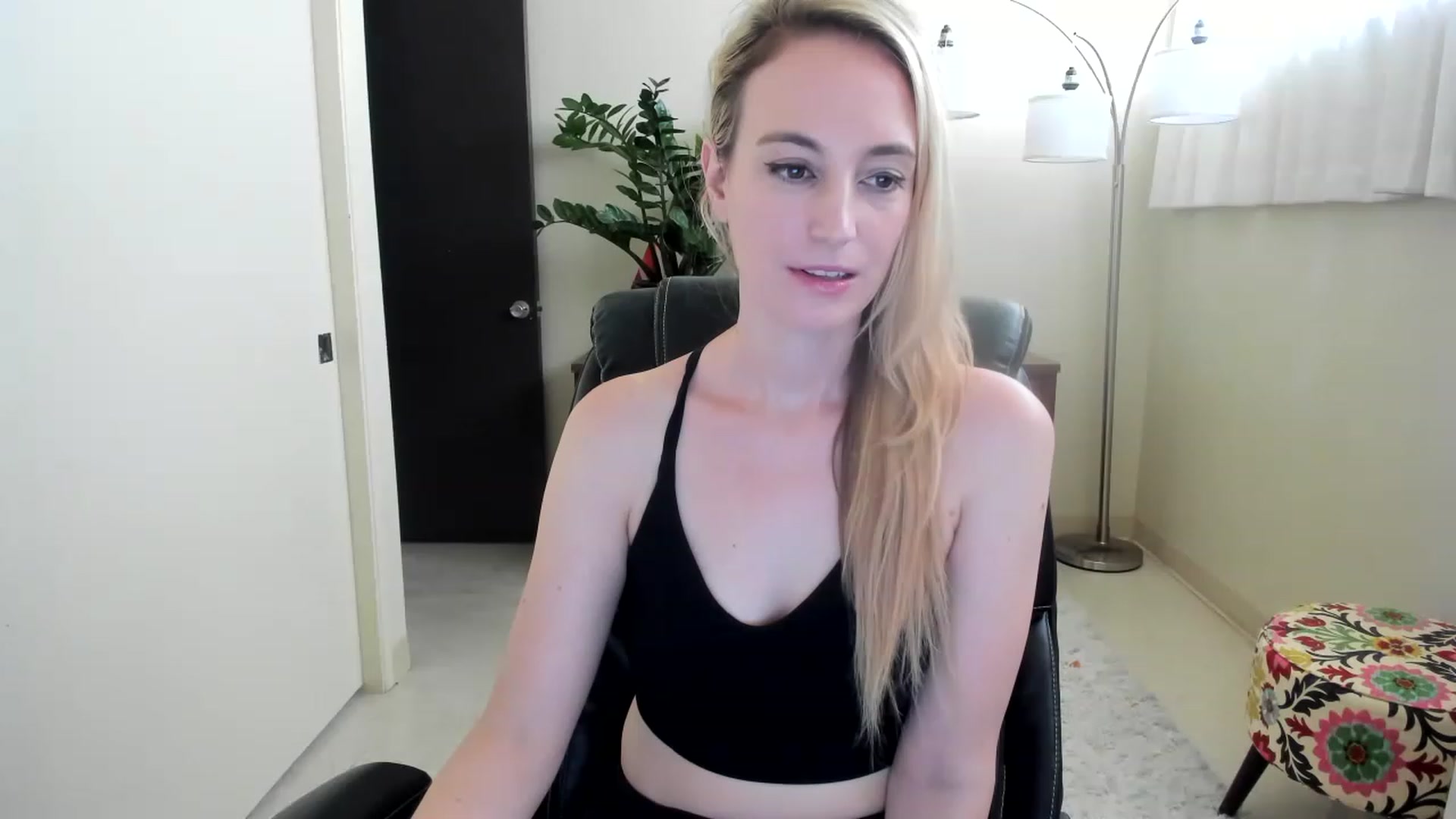 Gallery image thumbnail from JaneAllDay's myfreecams stream on, 01/26/2023, 22:56 image 6 of 20