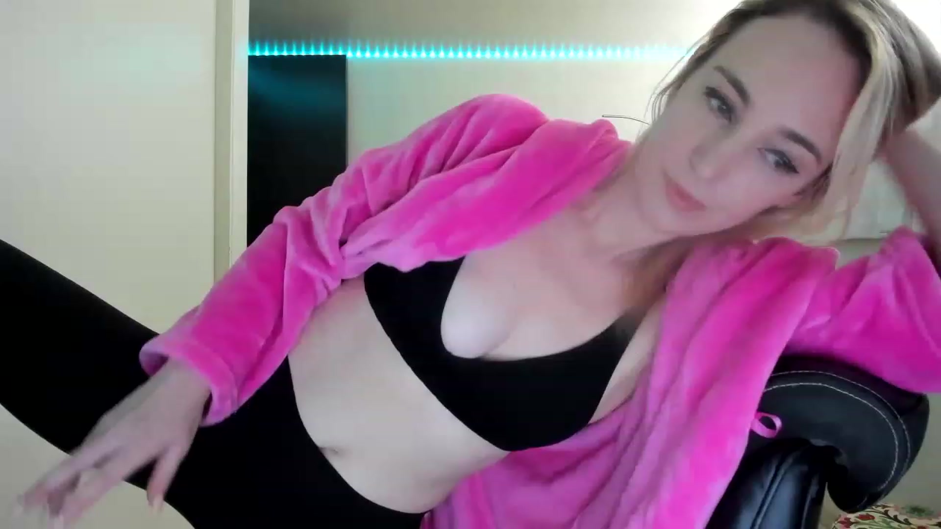 Gallery image thumbnail from JaneAllDay's myfreecams stream on, 01/28/2023, 02:05 image 20 of 20