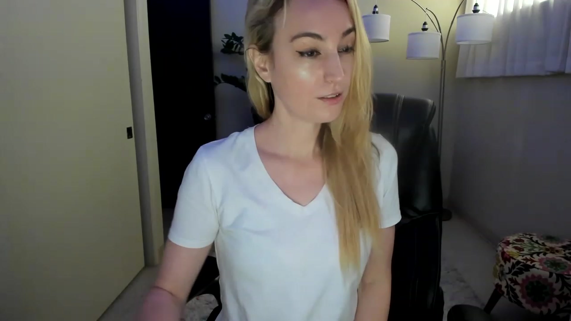 Gallery image thumbnail from JaneAllDay's myfreecams stream on, 01/29/2023, 02:47 image 9 of 20