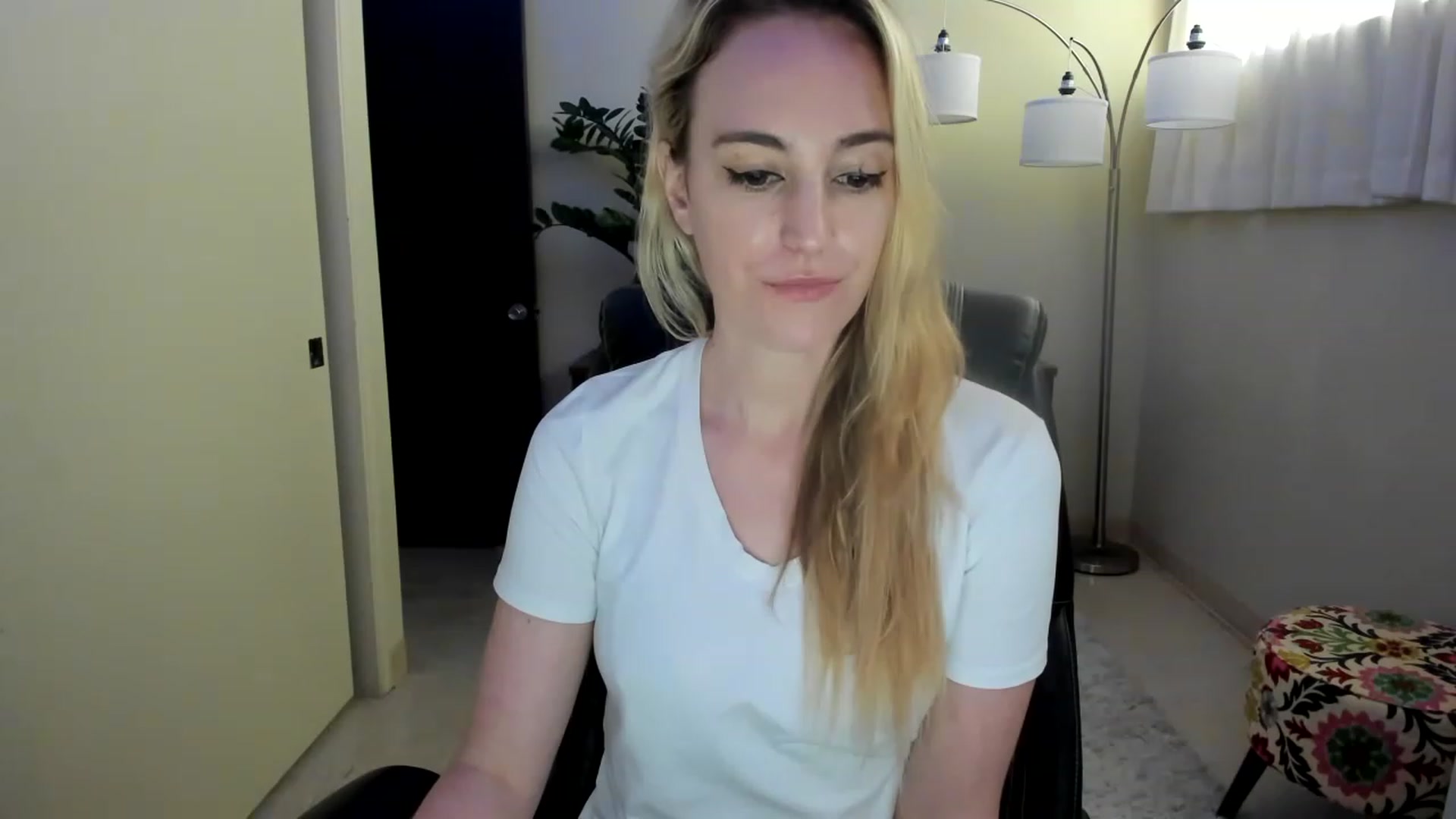 Gallery image thumbnail from JaneAllDay's myfreecams stream on, 01/29/2023, 02:47 image 3 of 20