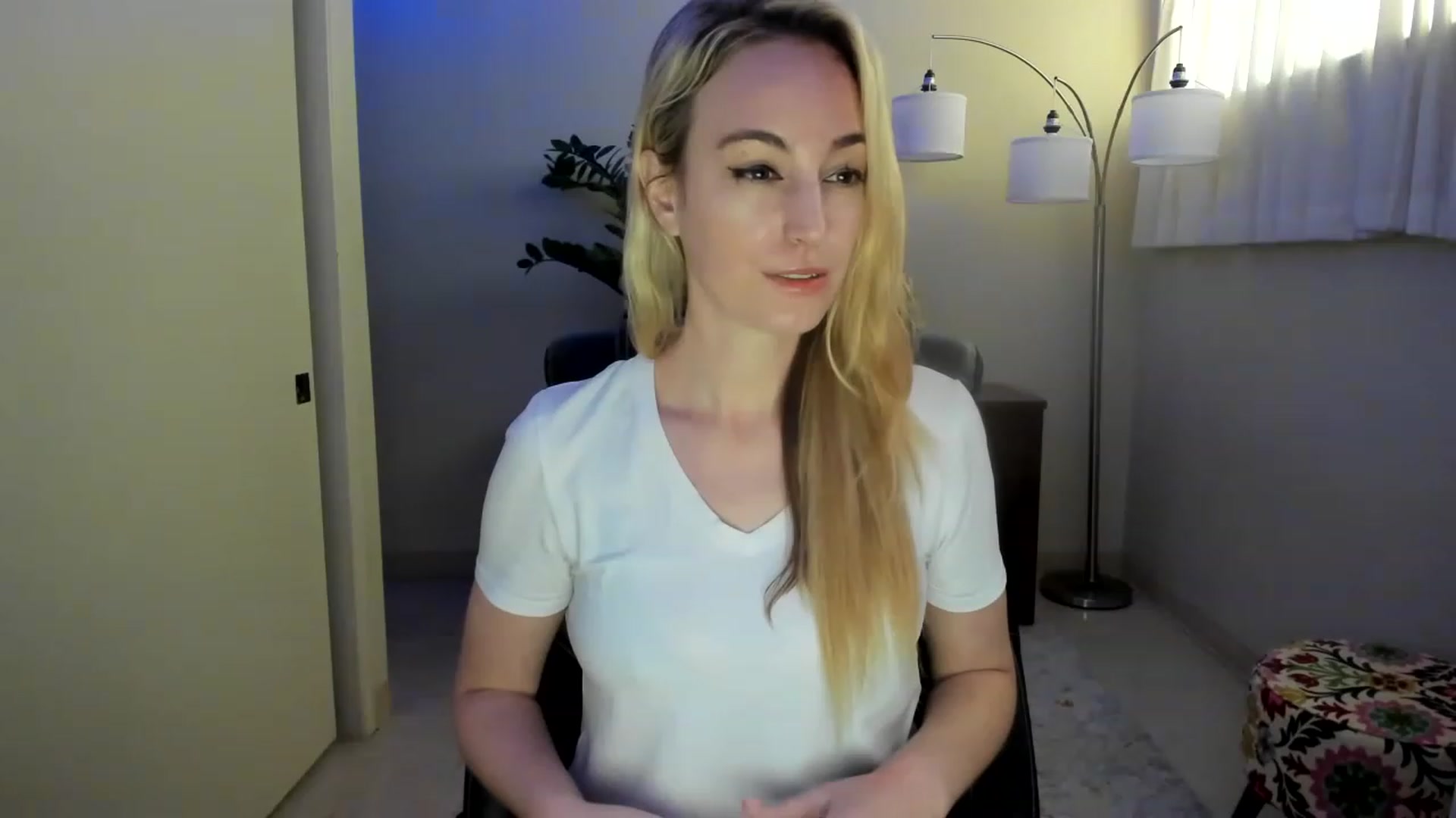 Gallery image thumbnail from JaneAllDay's myfreecams stream on, 01/29/2023, 02:47 image 13 of 20