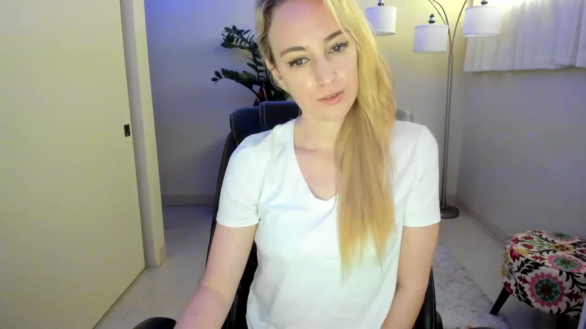 Gallery image thumbnail from JaneAllDay's myfreecams stream on, 01/29/2023, 02:47 image 19 of 20