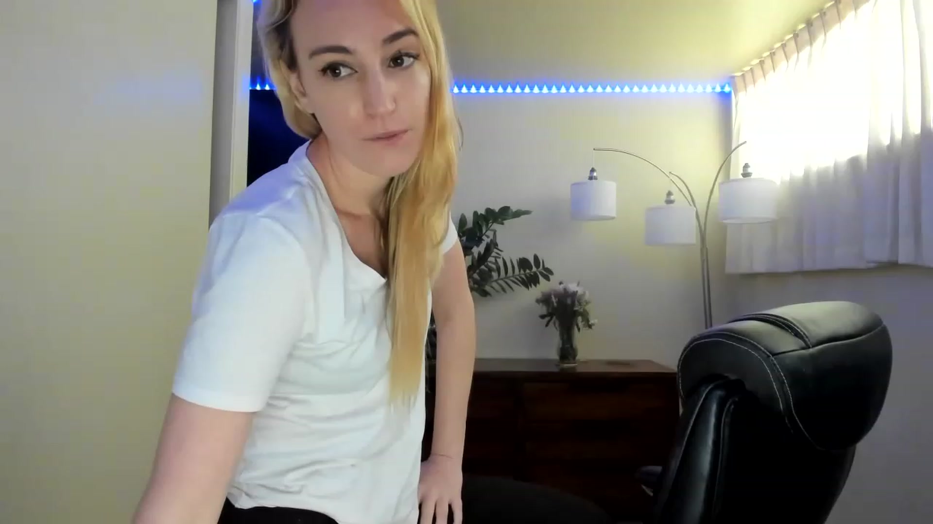 Gallery image thumbnail from JaneAllDay's myfreecams stream on, 01/29/2023, 02:47 image 8 of 20