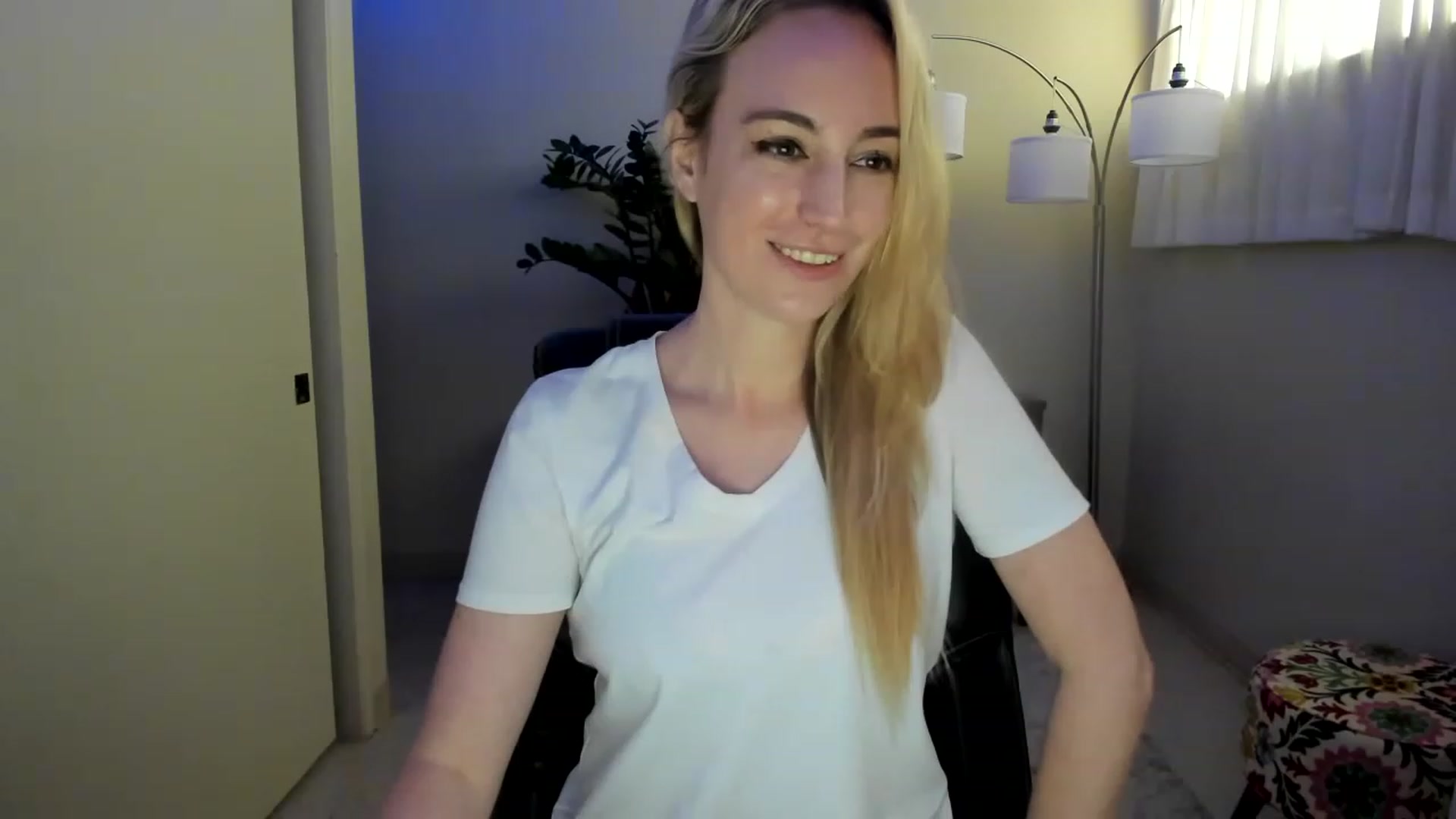 Gallery image thumbnail from JaneAllDay's myfreecams stream on, 01/29/2023, 02:47 image 12 of 20