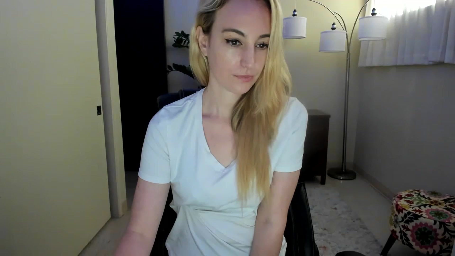 Gallery image thumbnail from JaneAllDay's myfreecams stream on, 01/29/2023, 02:47 image 5 of 20