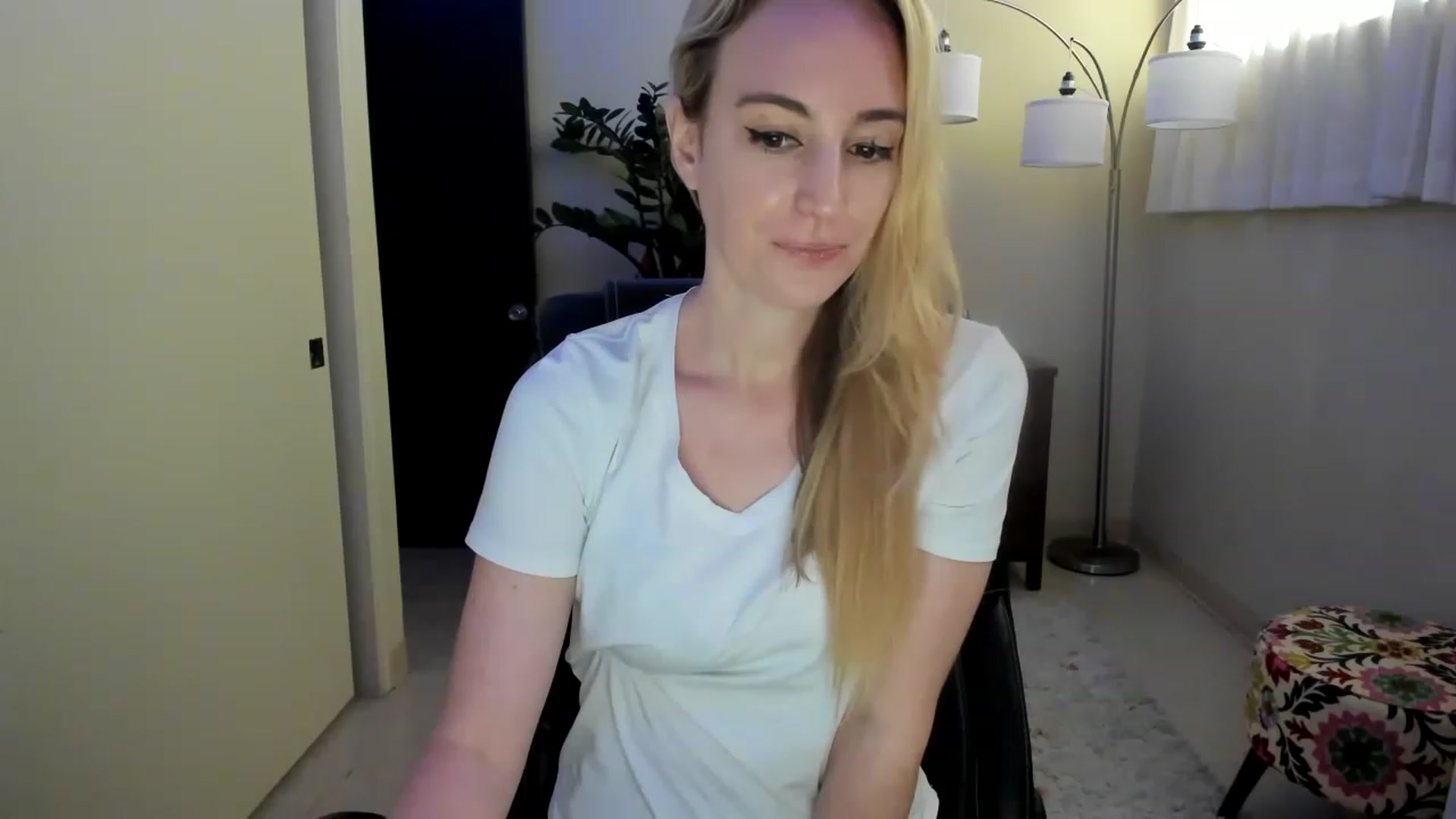 Gallery image thumbnail from JaneAllDay's myfreecams stream on, 01/29/2023, 02:47 image 6 of 20