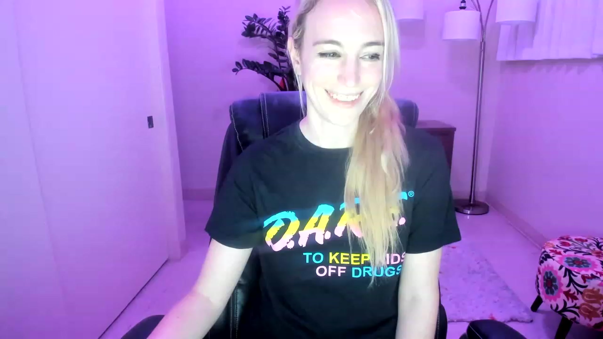 Gallery image thumbnail from JaneAllDay's myfreecams stream on, 01/30/2023, 06:10 image 20 of 20