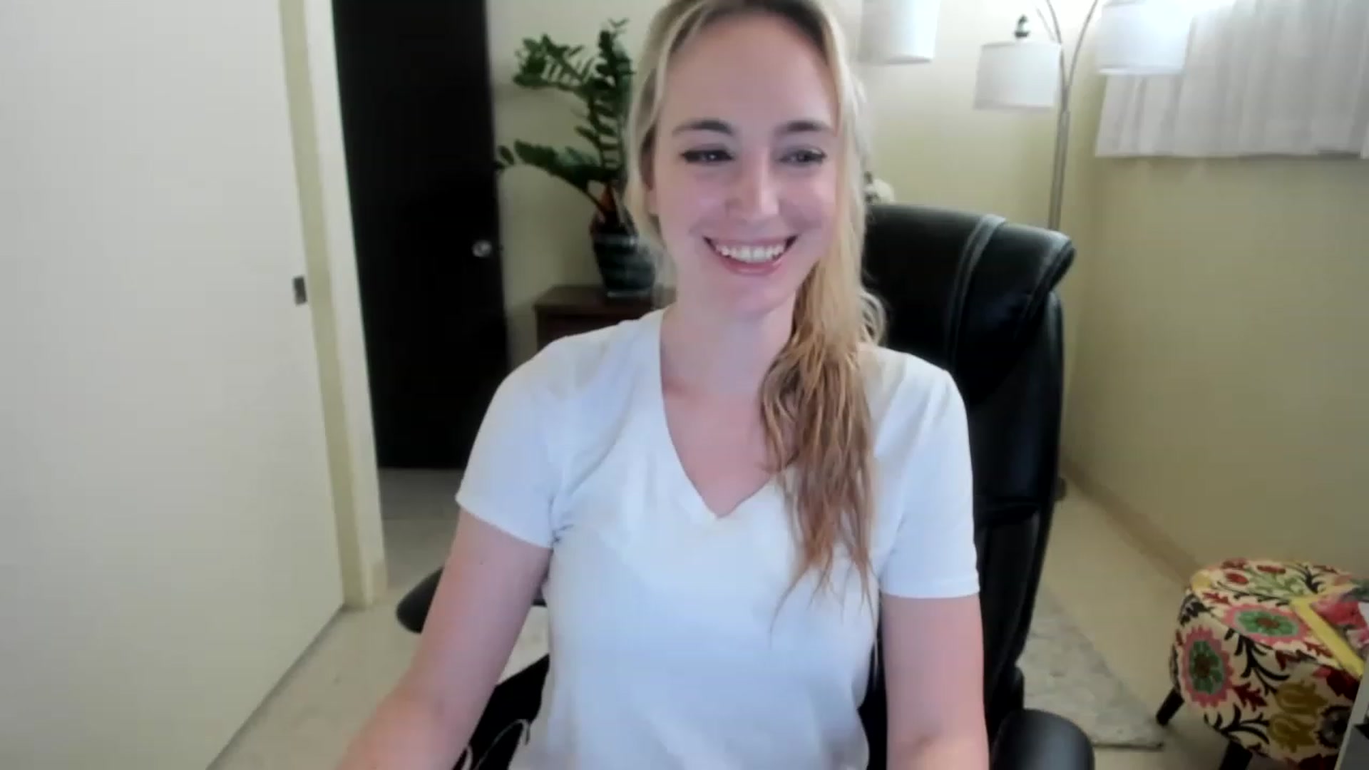Gallery image thumbnail from JaneAllDay's myfreecams stream on, 02/03/2023, 24:29 image 5 of 20