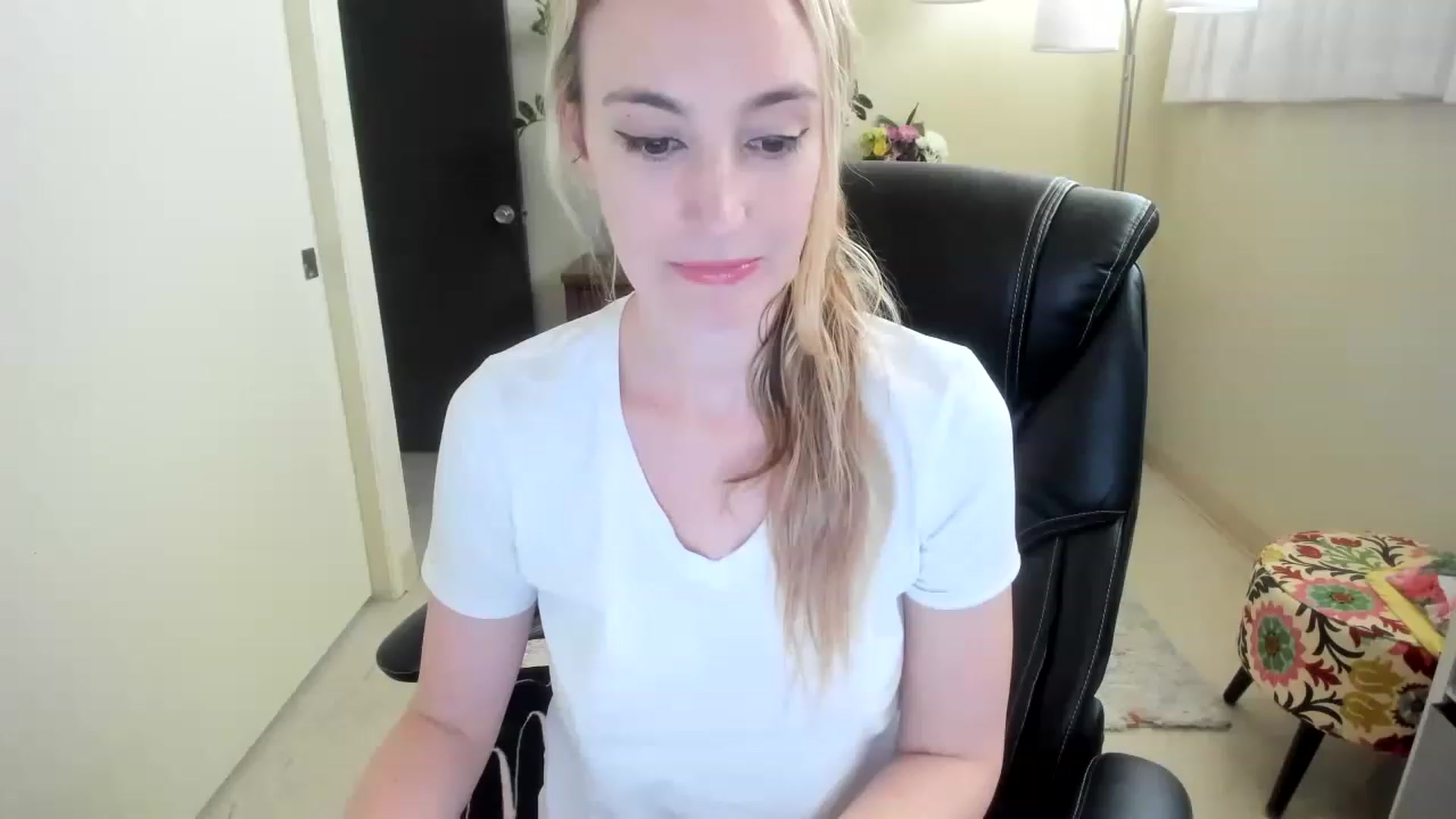 Gallery image thumbnail from JaneAllDay's myfreecams stream on, 02/03/2023, 24:29 image 11 of 20