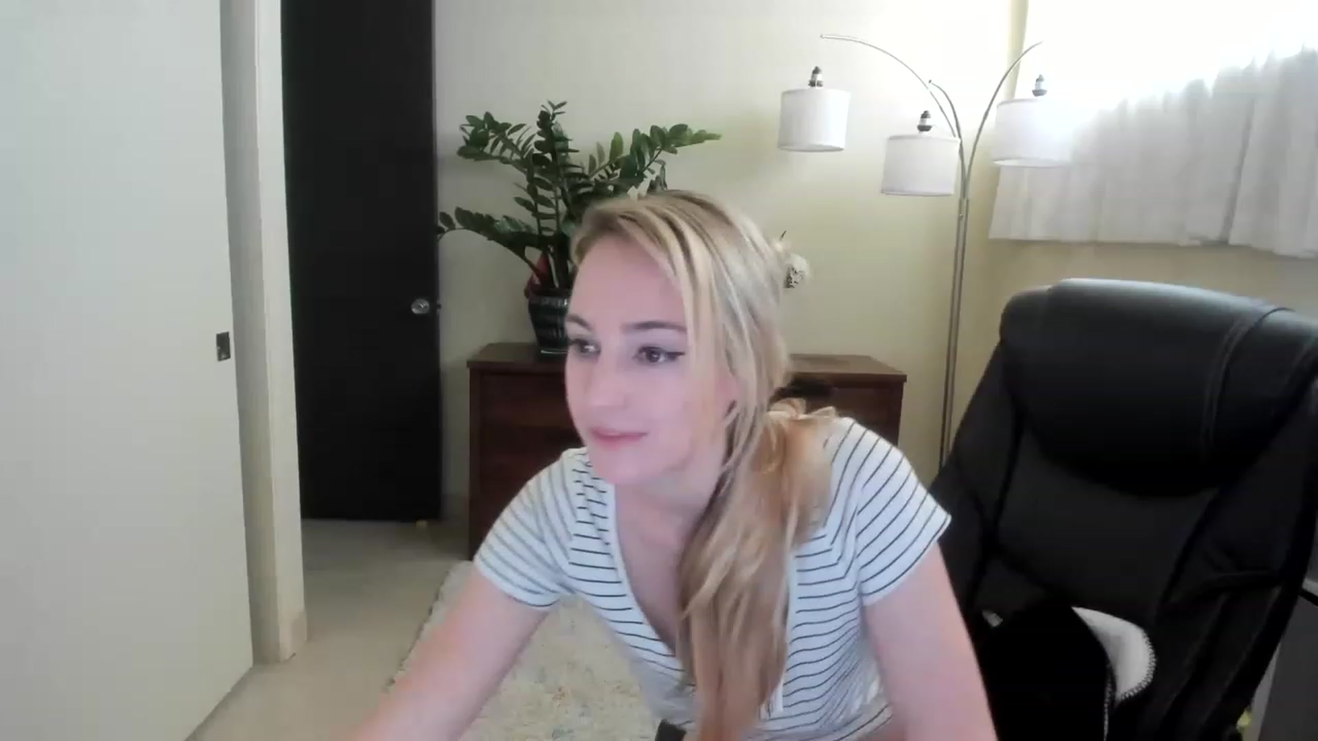 Gallery image thumbnail from JaneAllDay's myfreecams stream on, 02/03/2023, 22:23 image 16 of 20