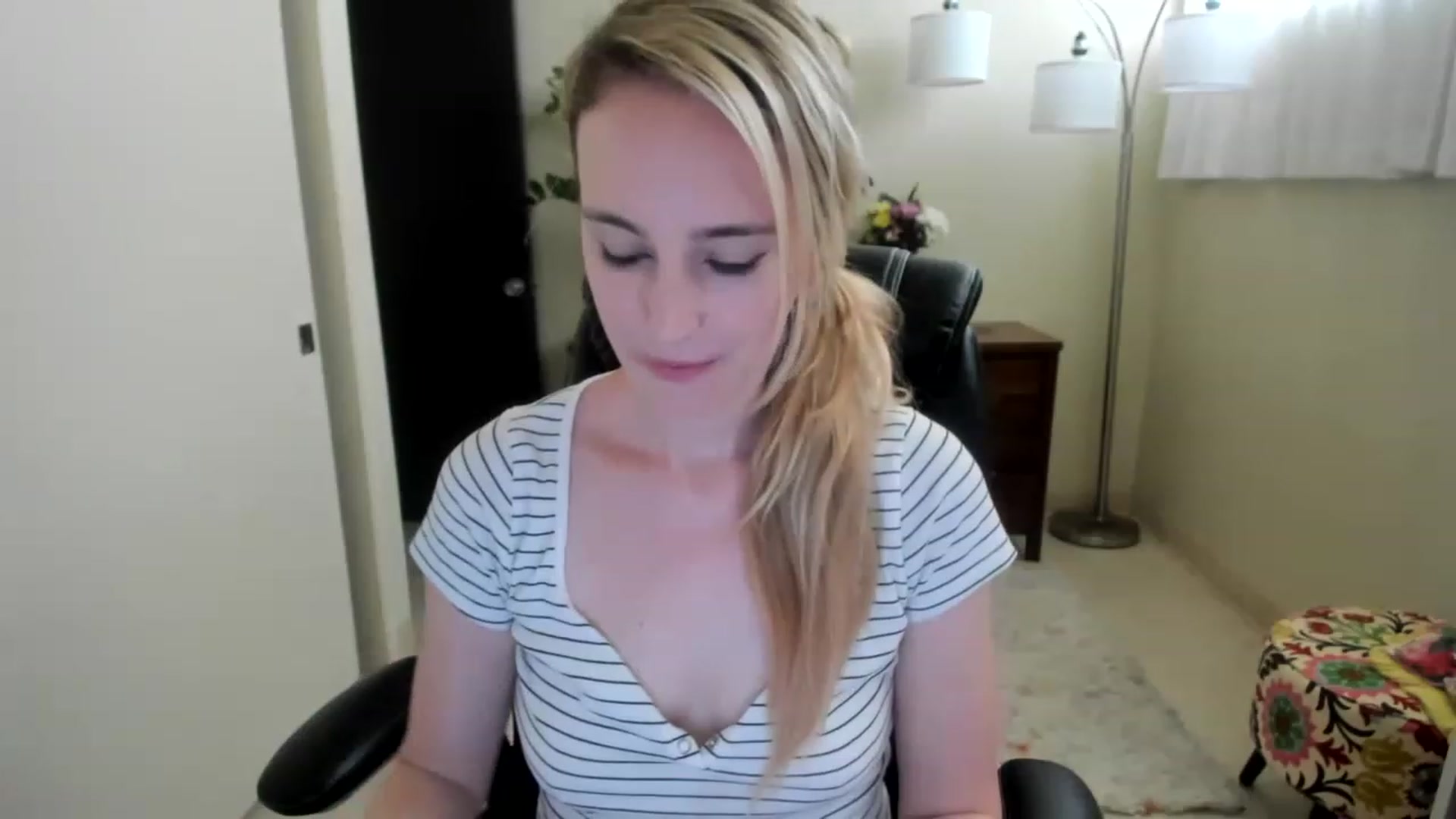 Gallery image thumbnail from JaneAllDay's myfreecams stream on, 02/03/2023, 22:23 image 13 of 20