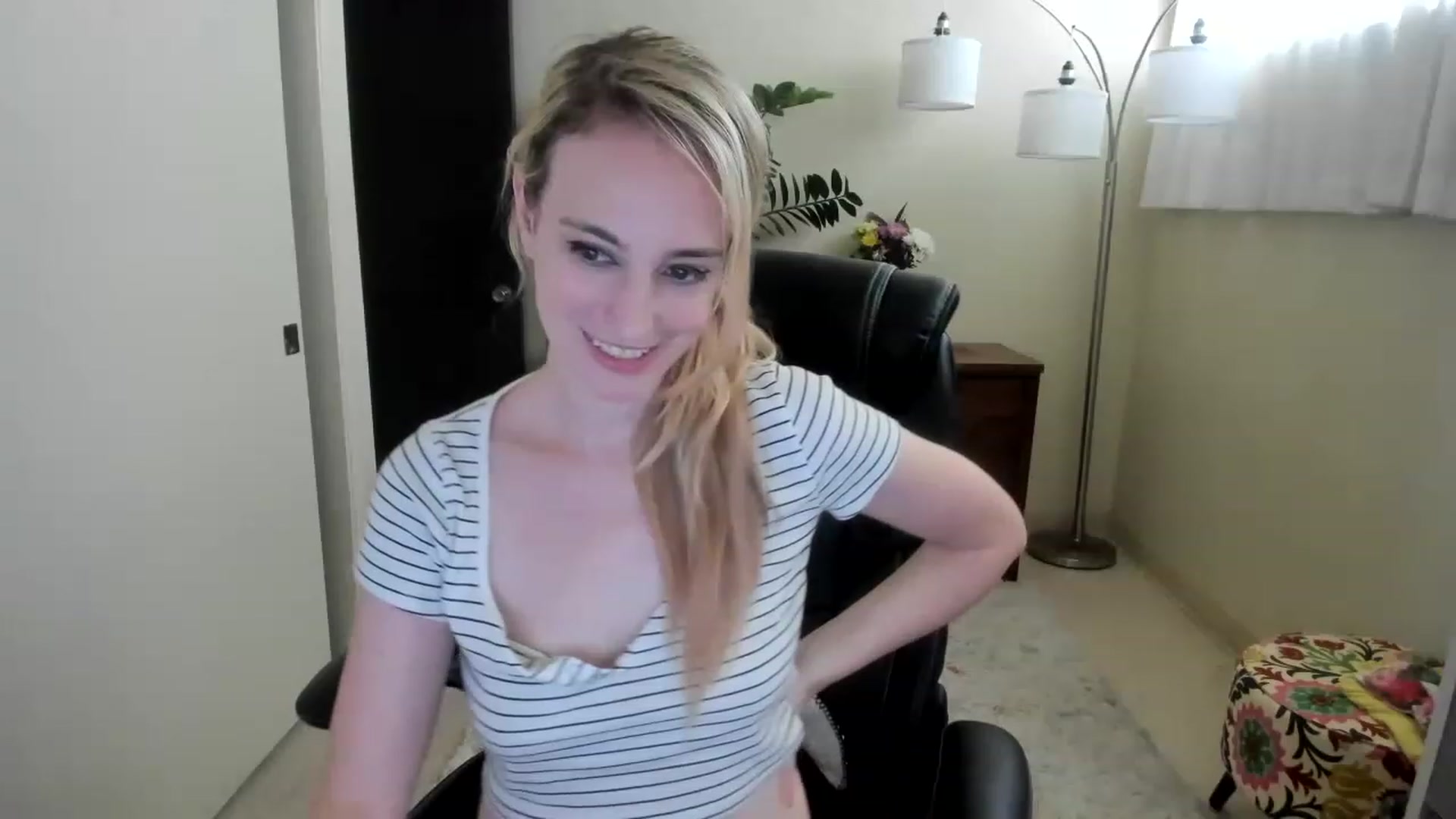 Gallery image thumbnail from JaneAllDay's myfreecams stream on, 02/03/2023, 23:23 image 5 of 20