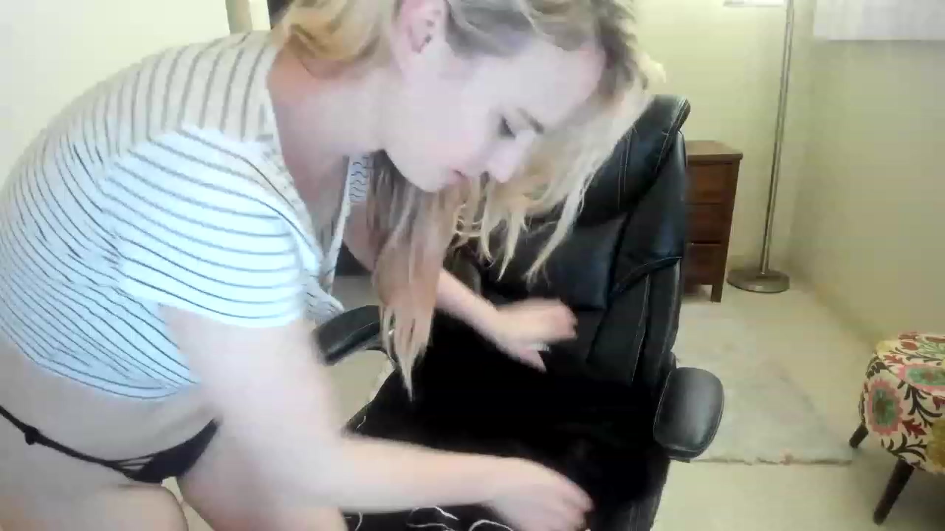 Gallery image thumbnail from JaneAllDay's myfreecams stream on, 02/04/2023, 01:32 image 14 of 20