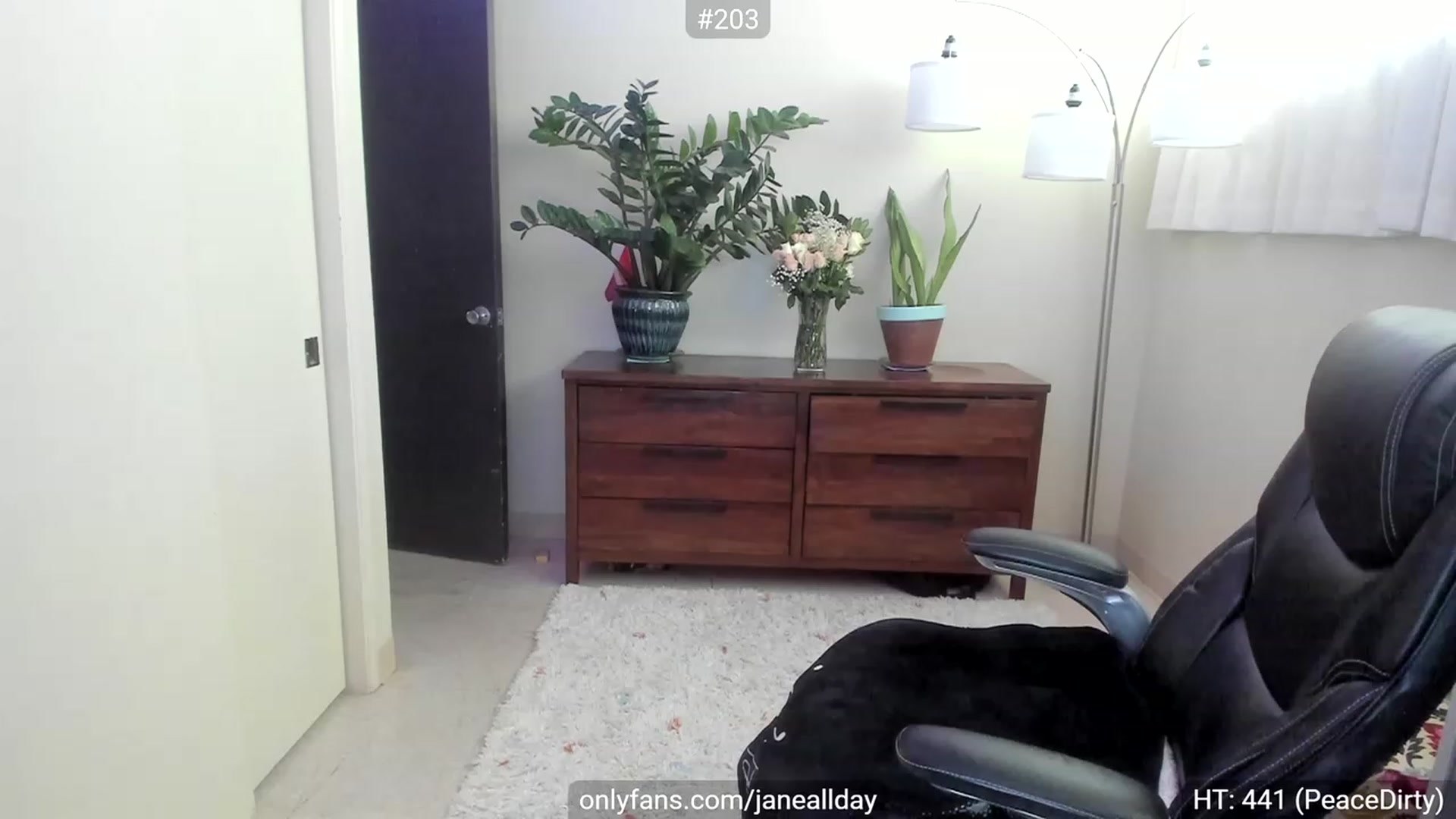 Gallery image thumbnail from JaneAllDay's myfreecams stream on, 02/15/2023, 05:31 image 1 of 20