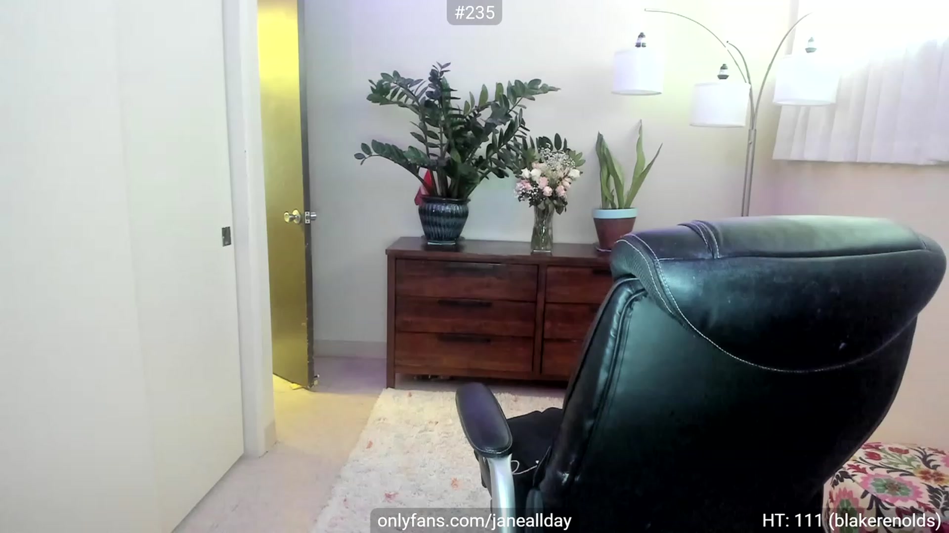 Gallery image thumbnail from JaneAllDay's myfreecams stream on, 02/18/2023, 03:56 image 8 of 20