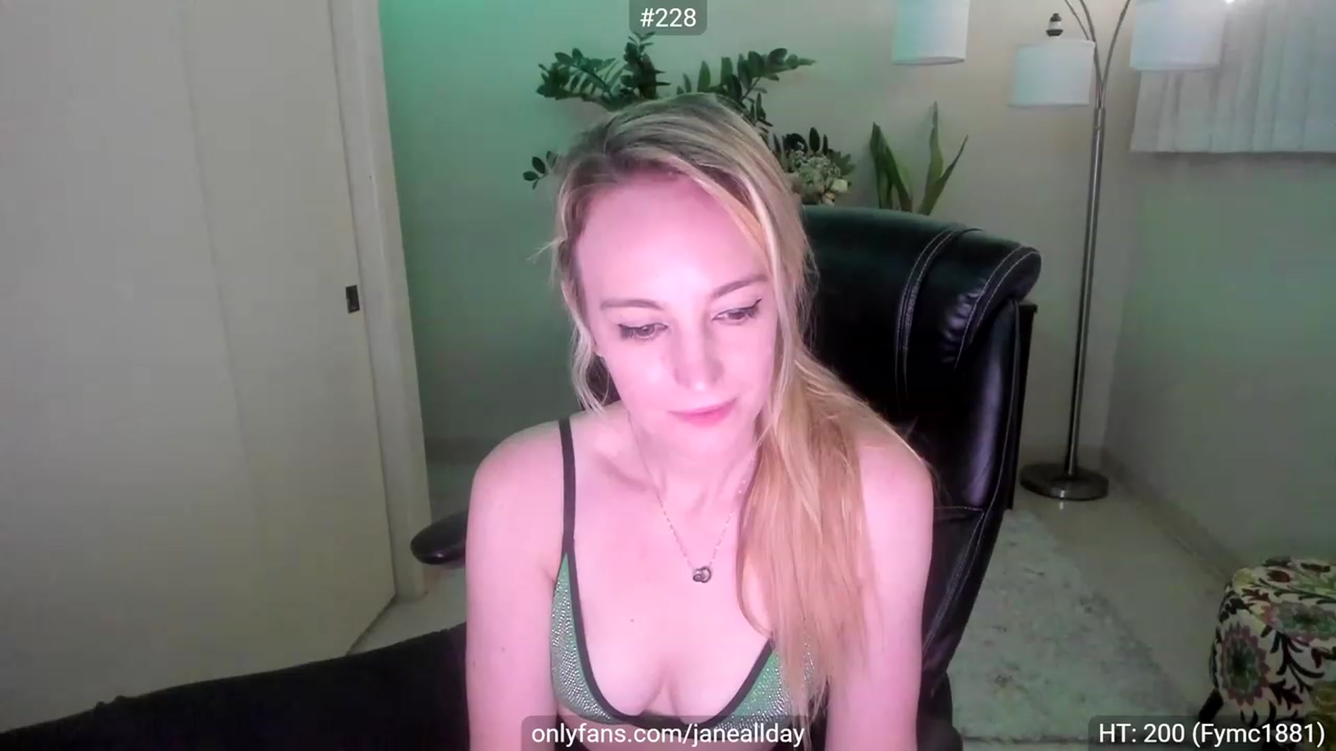 Gallery image thumbnail from JaneAllDay's myfreecams stream on, 02/18/2023, 03:56 image 16 of 20