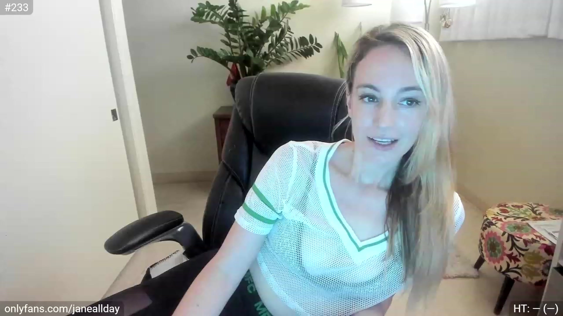 Gallery image thumbnail from JaneAllDay's myfreecams stream on, 02/23/2023, 01:58 image 3 of 20