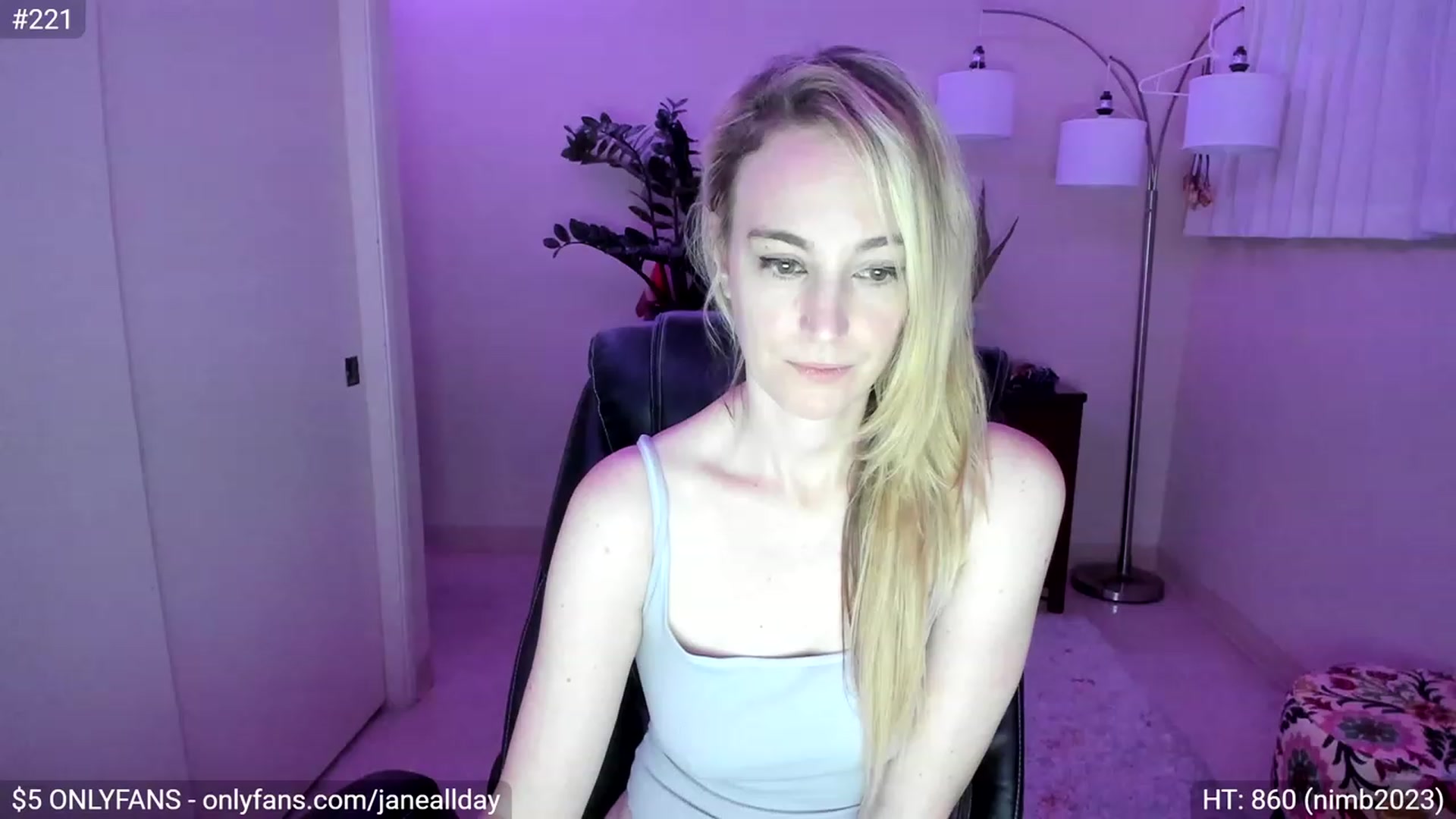 Gallery image thumbnail from JaneAllDay's myfreecams stream on, 02/27/2023, 05:56 image 7 of 20