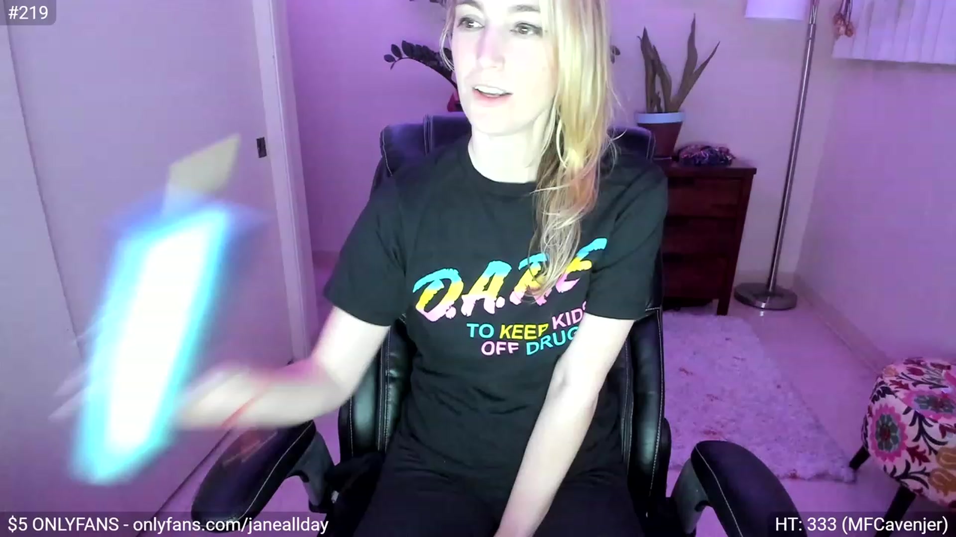 Gallery image thumbnail from JaneAllDay's myfreecams stream on, 03/01/2023, 08:01 image 1 of 20
