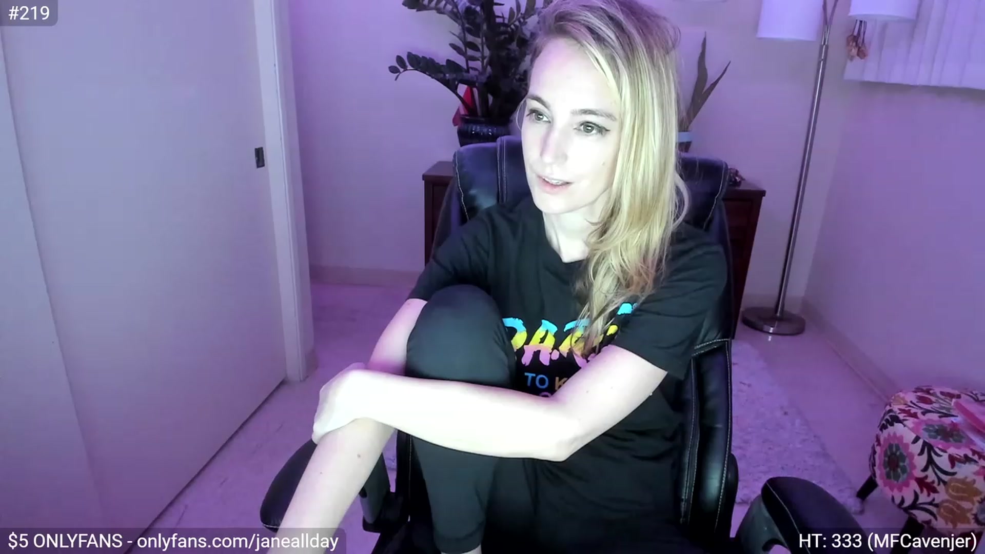 Gallery image thumbnail from JaneAllDay's myfreecams stream on, 03/01/2023, 08:01 image 20 of 20