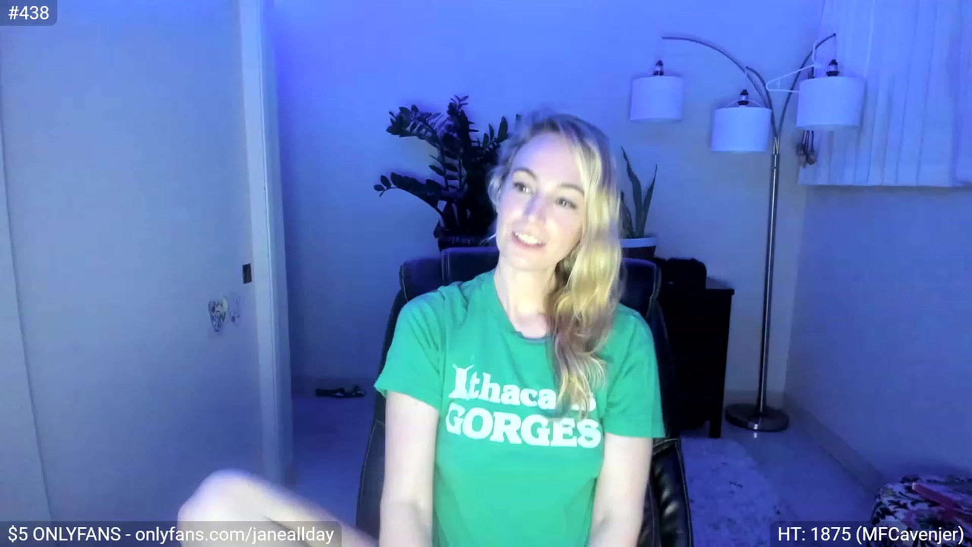 Gallery image thumbnail from JaneAllDay's myfreecams stream on, 03/16/2023, 06:51 image 17 of 20