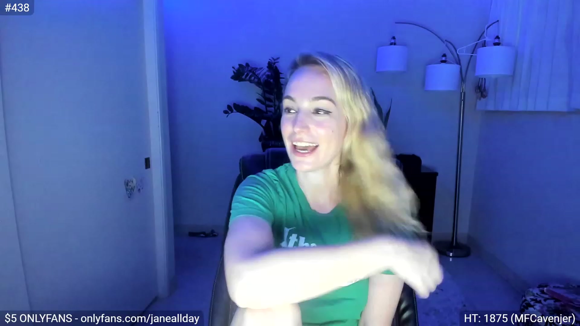 Gallery image thumbnail from JaneAllDay's myfreecams stream on, 03/16/2023, 06:51 image 19 of 20