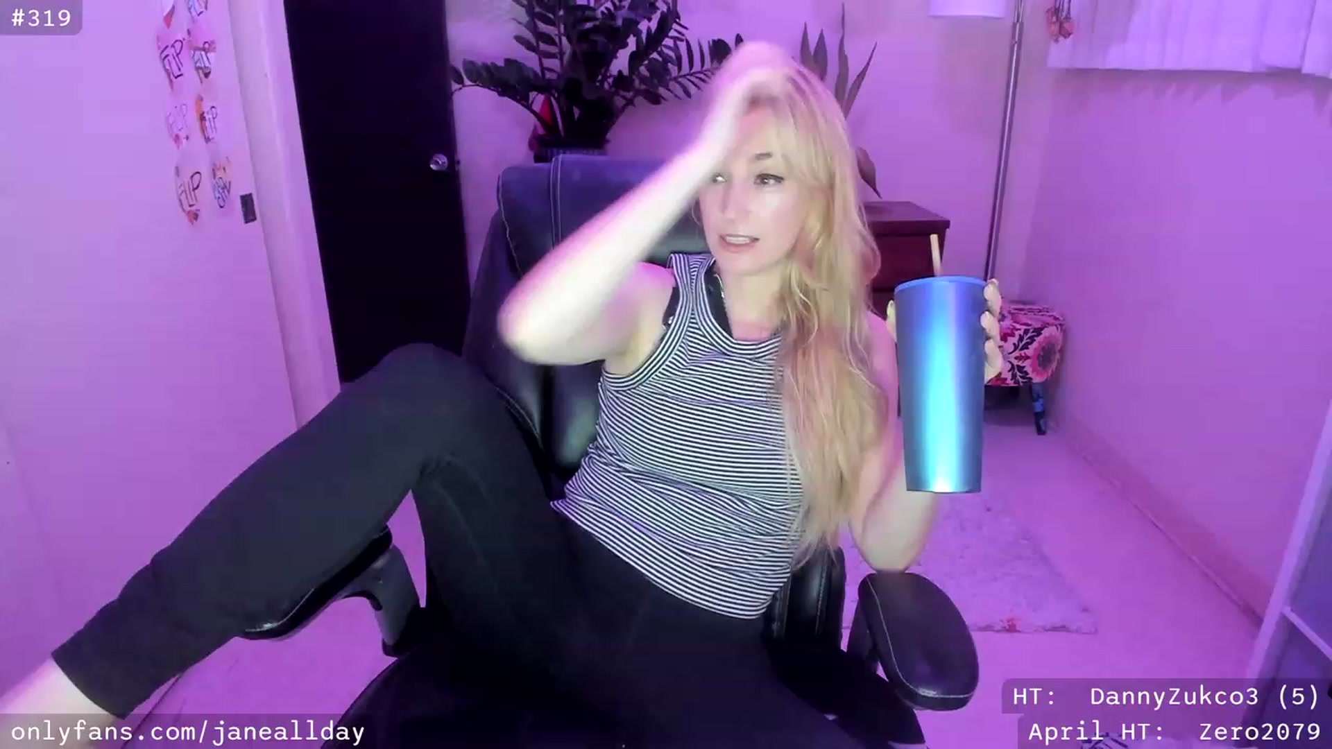 Gallery image thumbnail from JaneAllDay's myfreecams stream on, 04/03/2023, 05:17 image 7 of 20