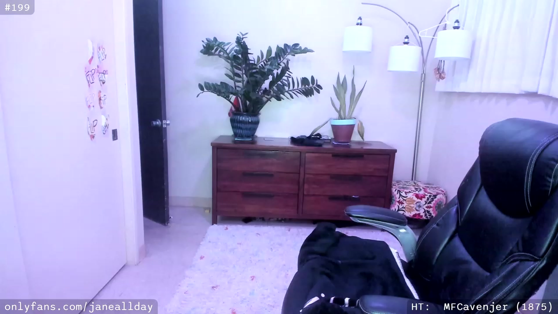 Gallery image thumbnail from JaneAllDay's myfreecams stream on, 04/04/2023, 06:49 image 7 of 20
