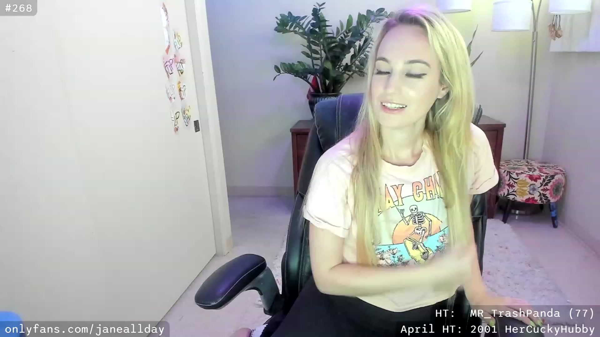 Gallery image thumbnail from JaneAllDay's myfreecams stream on, 04/09/2023, 04:17 image 4 of 20