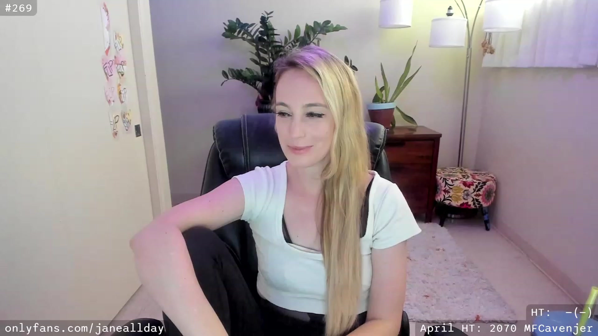 Gallery image thumbnail from JaneAllDay's myfreecams stream on, 04/10/2023, 04:42 image 6 of 20