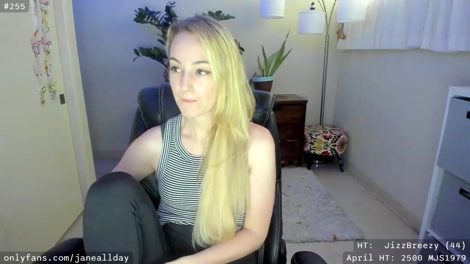 Gallery image thumbnail from JaneAllDay's myfreecams stream on, 04/12/2023, 04:16 image 15 of 20