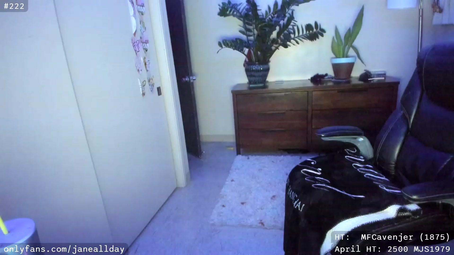 Gallery image thumbnail from JaneAllDay's myfreecams stream on, 04/15/2023, 05:59 image 13 of 20