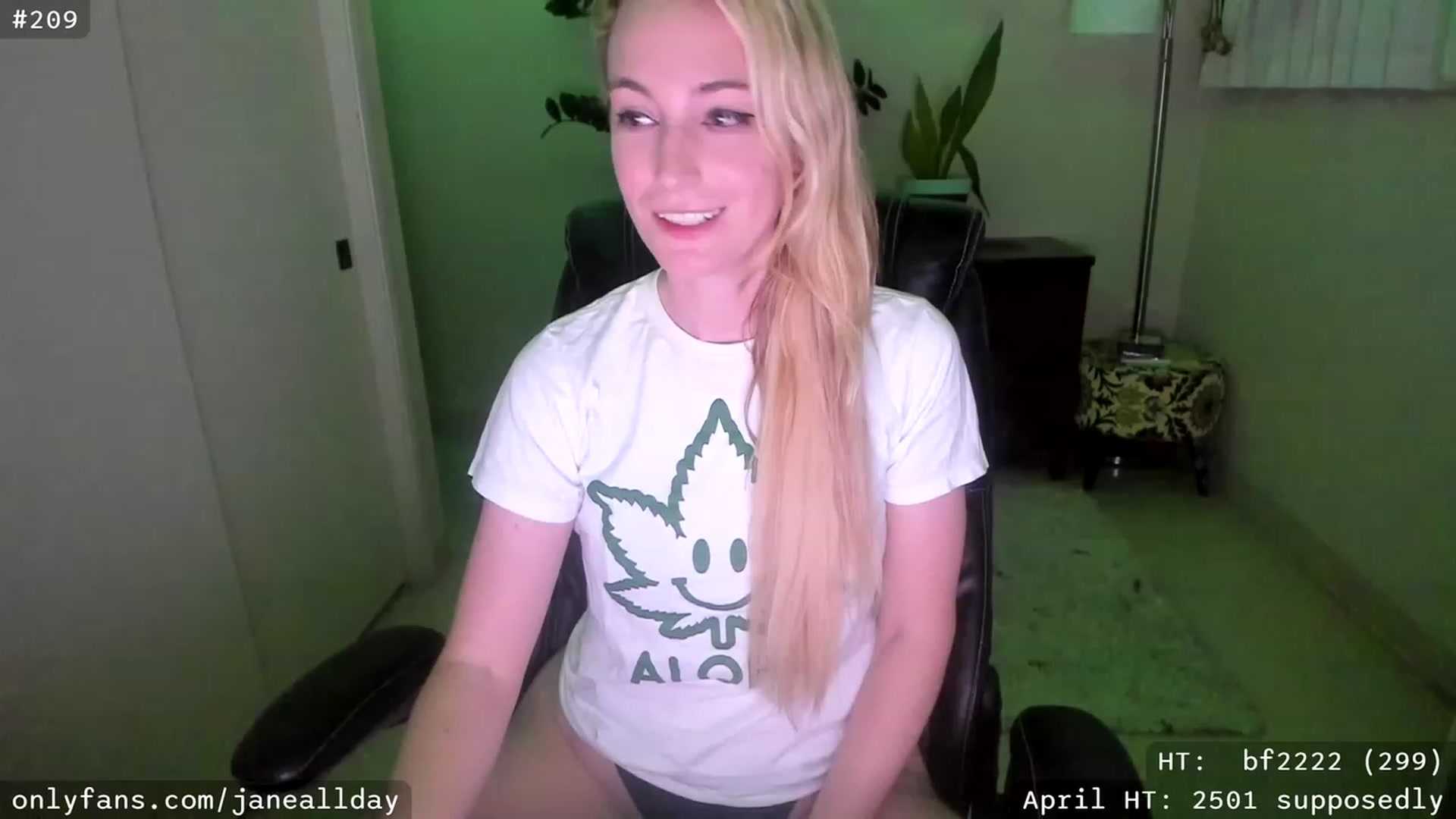 Gallery image thumbnail from JaneAllDay's myfreecams stream on, 04/21/2023, 05:28 image 14 of 20