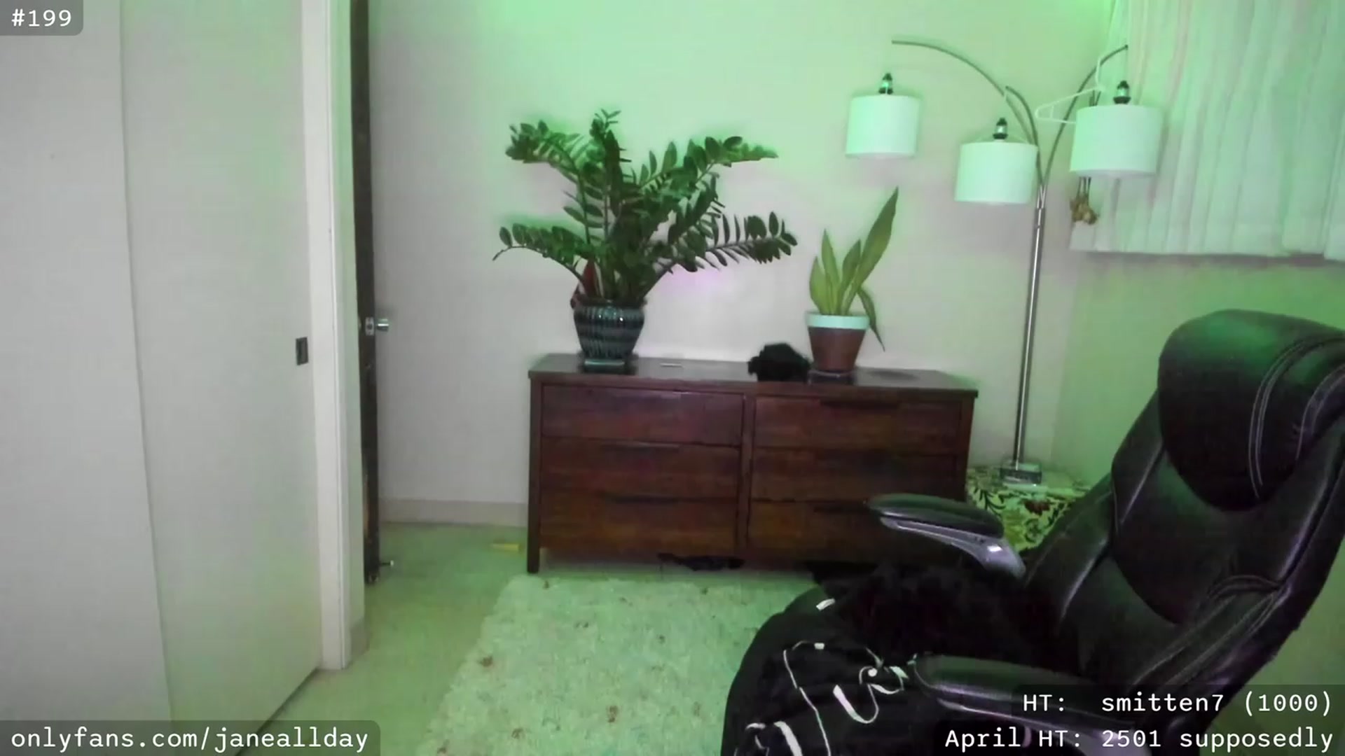 Gallery image thumbnail from JaneAllDay's myfreecams stream on, 04/21/2023, 06:56 image 5 of 20