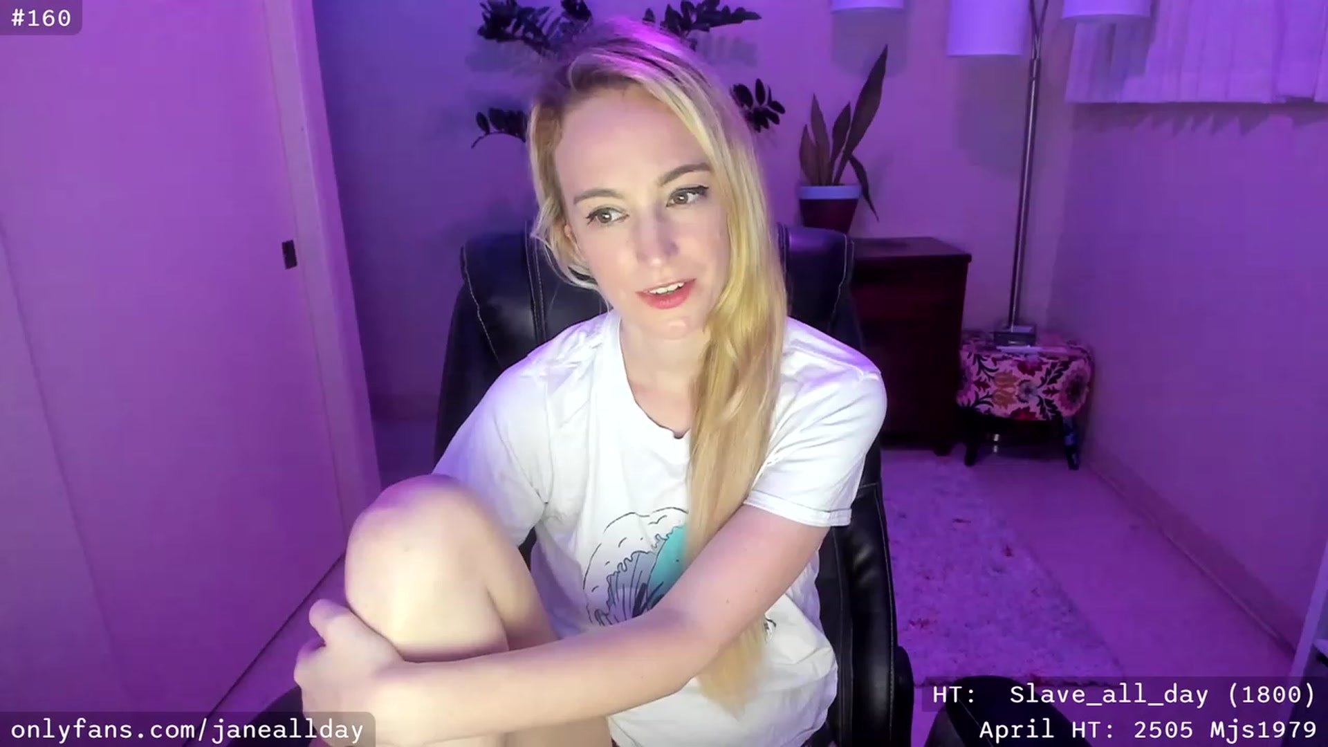Gallery image thumbnail from JaneAllDay's myfreecams stream on, 04/25/2023, 07:33 image 19 of 20
