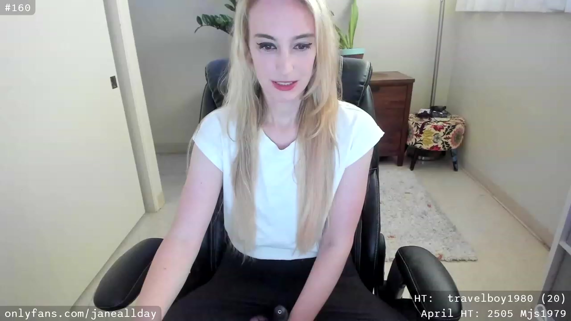 Gallery image thumbnail from JaneAllDay's myfreecams stream on, 04/29/2023, 05:13 image 1 of 20
