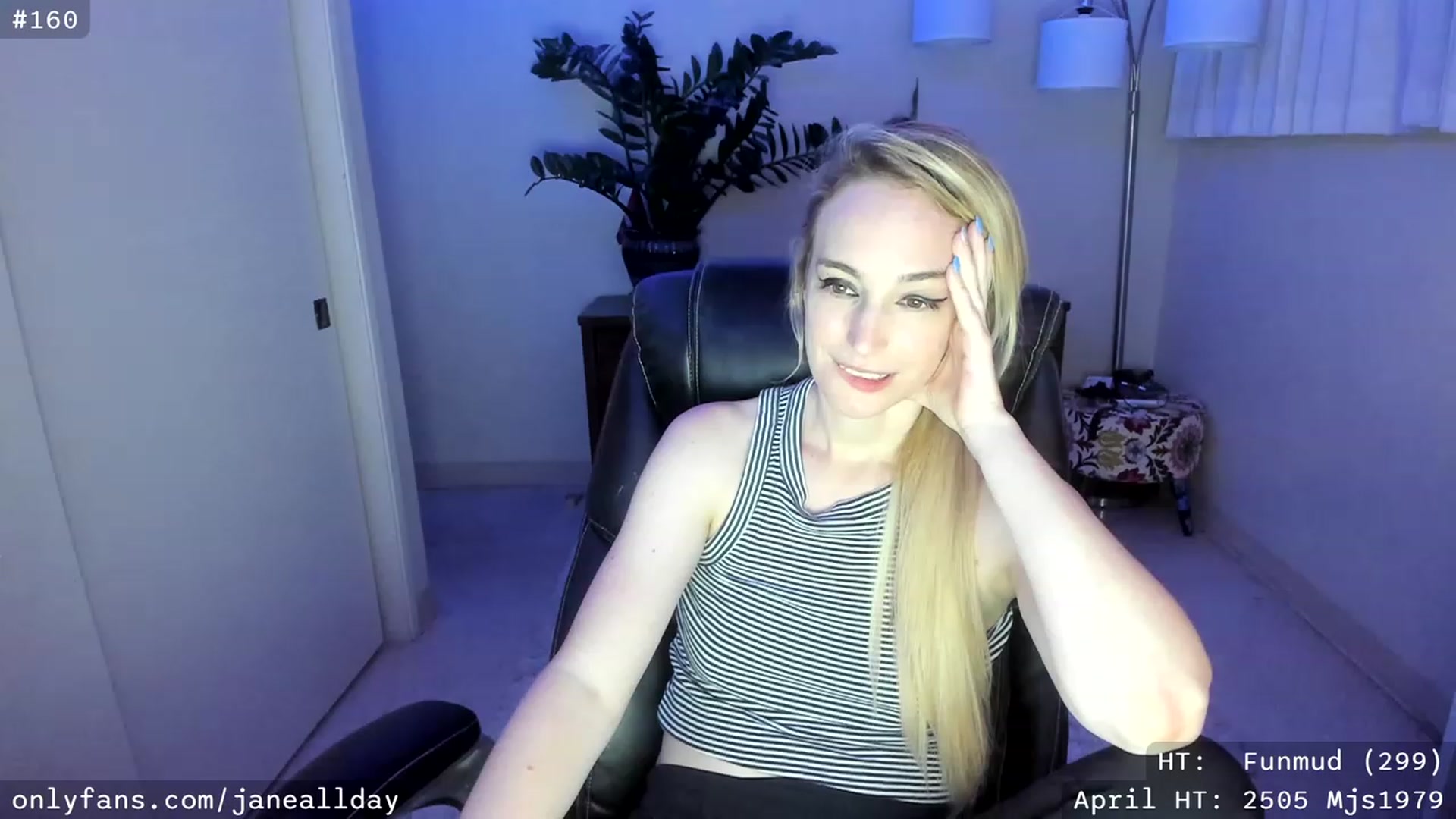 Gallery image thumbnail from JaneAllDay's myfreecams stream on, 04/29/2023, 05:47 image 17 of 20
