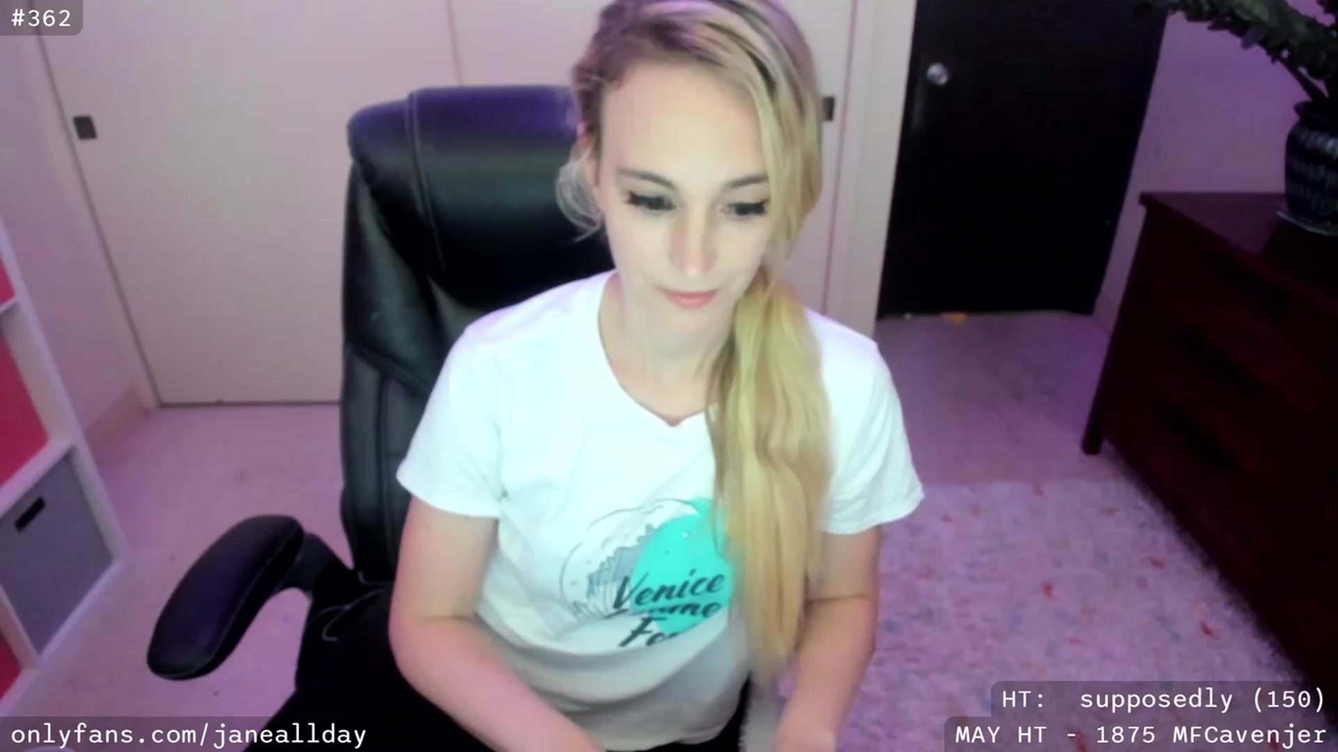 Gallery image thumbnail from JaneAllDay's myfreecams stream on, 05/08/2023, 04:36 image 7 of 20