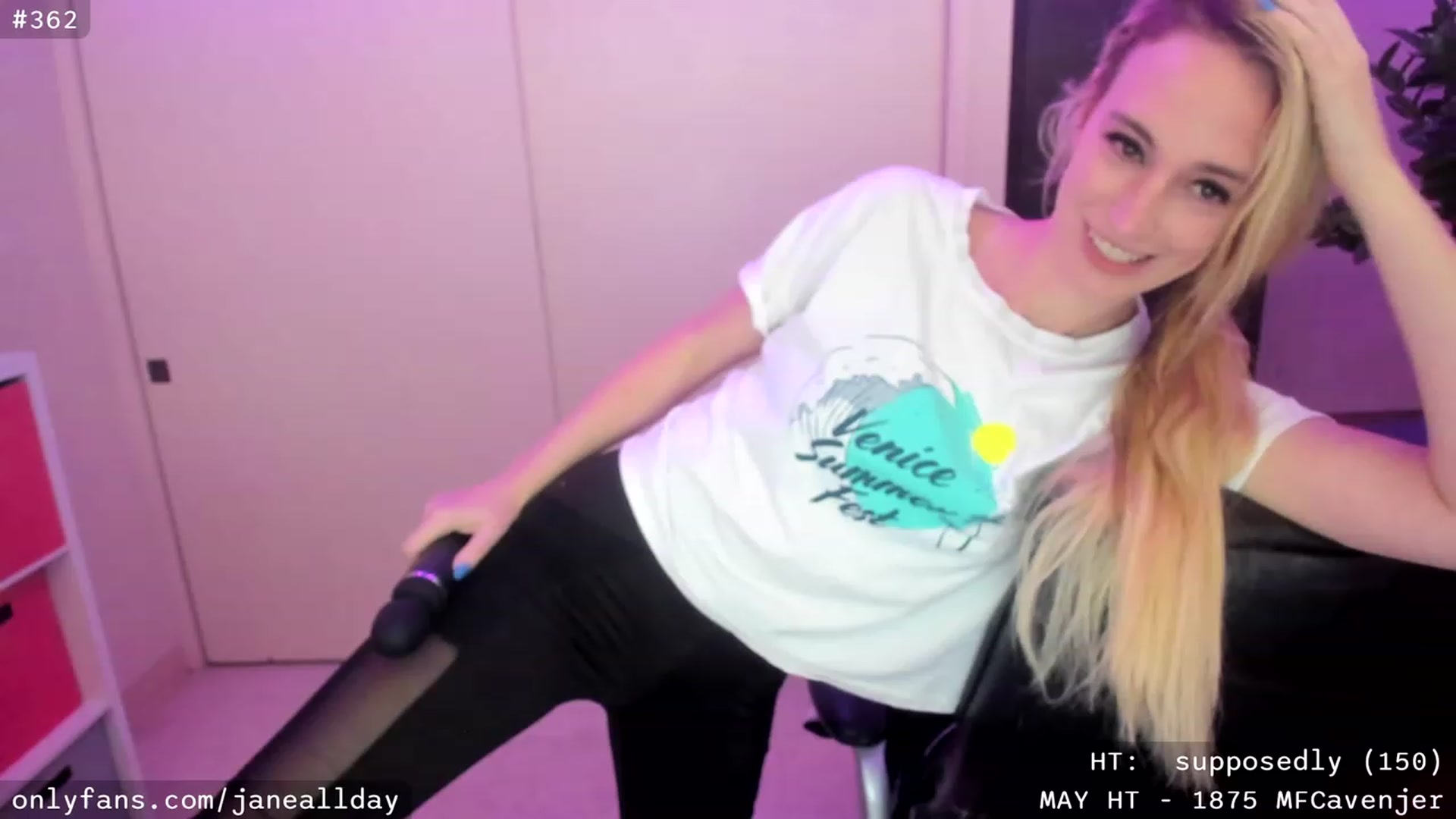 Gallery image thumbnail from JaneAllDay's myfreecams stream on, 05/08/2023, 04:36 image 11 of 20