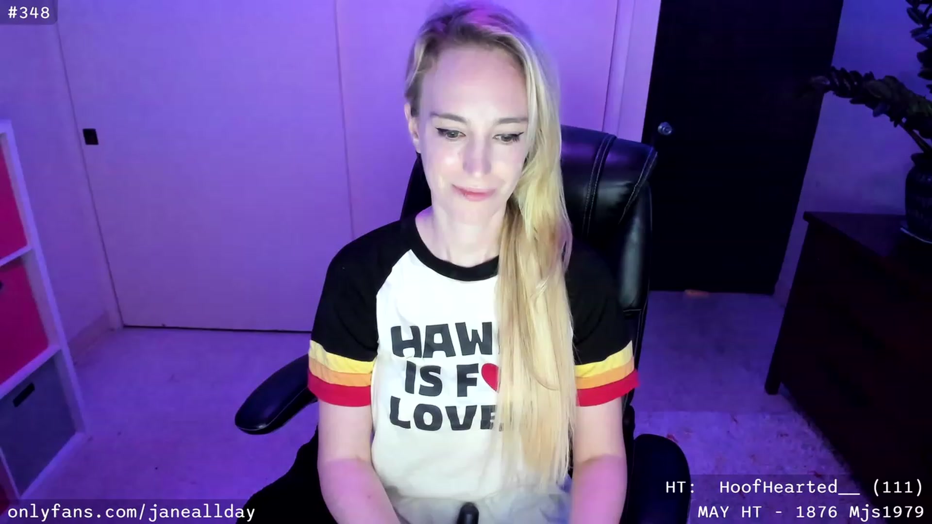 Gallery image thumbnail from JaneAllDay's myfreecams stream on, 05/17/2023, 05:16 image 19 of 20