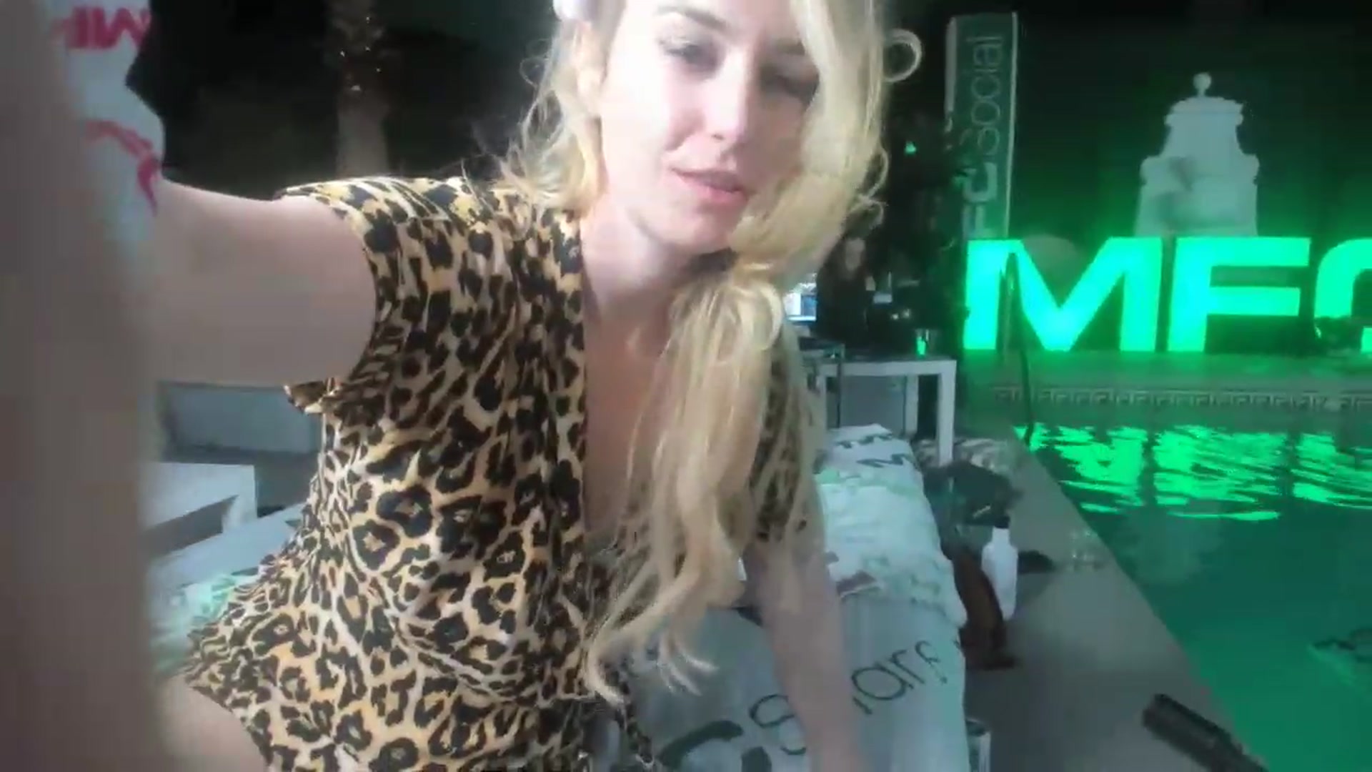 Gallery image thumbnail from JaneAllDay's myfreecams stream on, 05/25/2023, 04:54 image 14 of 20