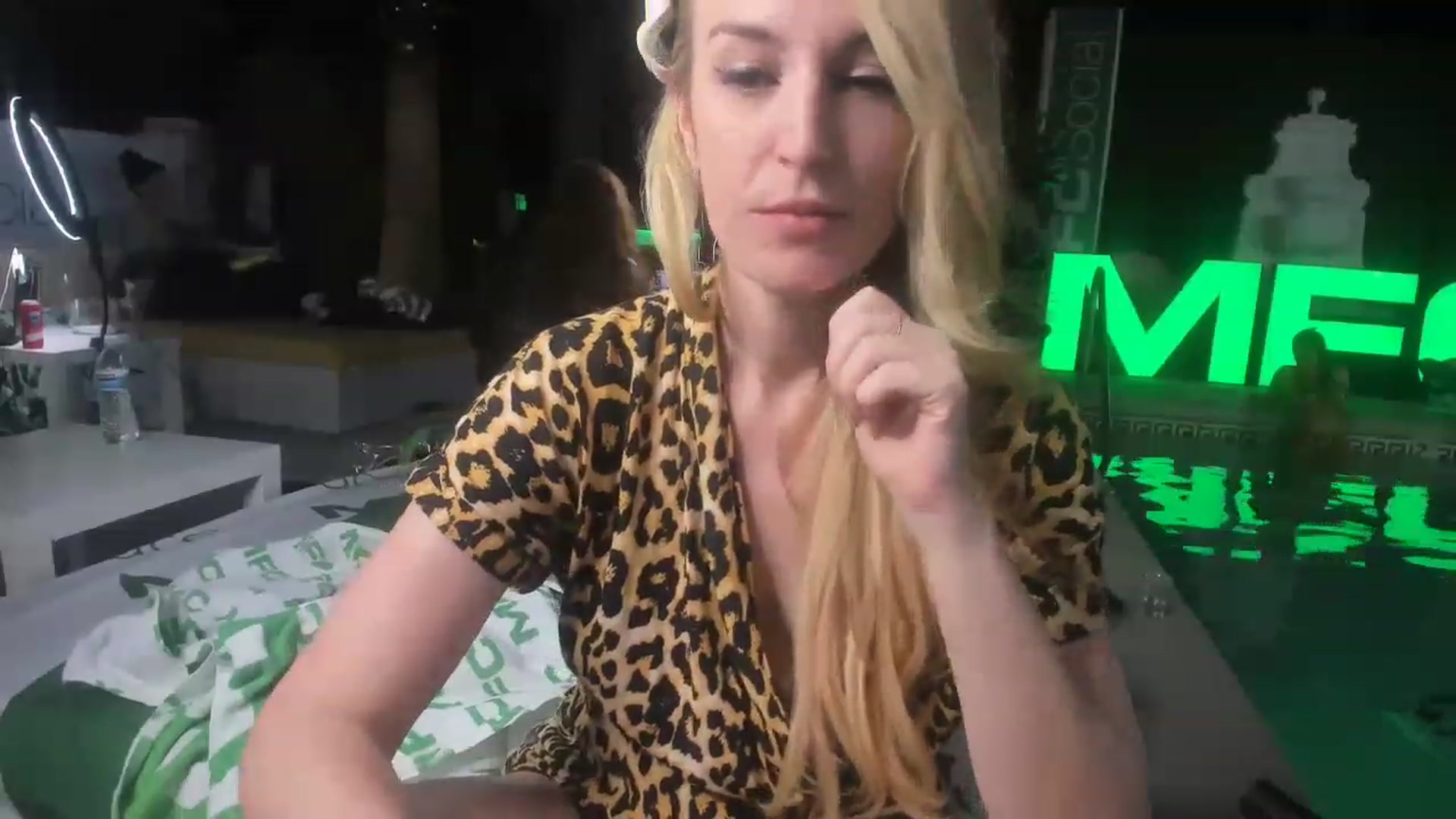 Gallery image thumbnail from JaneAllDay's myfreecams stream on, 05/25/2023, 04:54 image 11 of 20