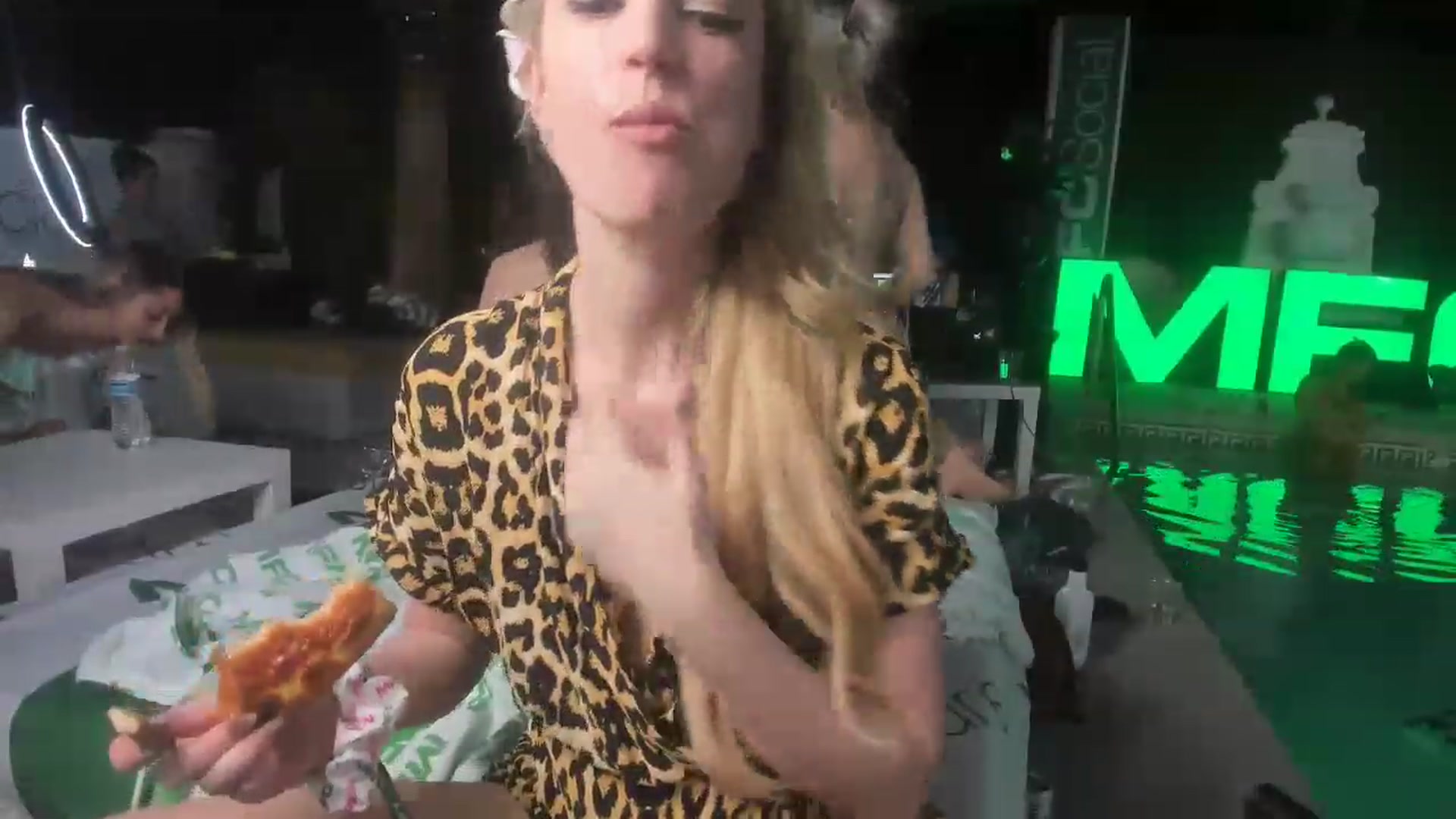 Gallery image thumbnail from JaneAllDay's myfreecams stream on, 05/25/2023, 04:54 image 10 of 20