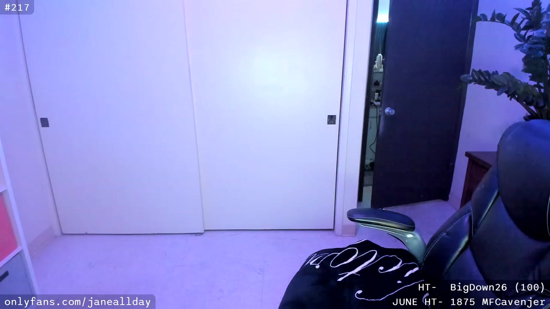 Gallery image thumbnail from JaneAllDay's myfreecams stream on, 06/04/2023, 08:20 image 7 of 20