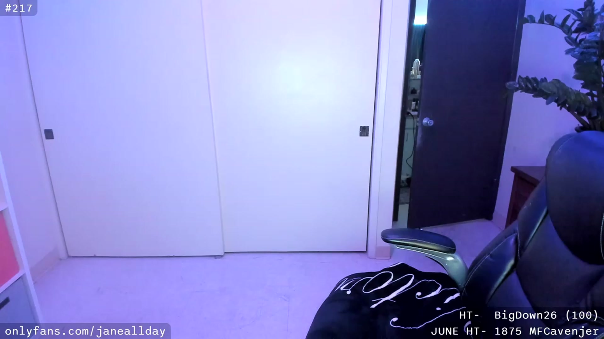 Gallery image thumbnail from JaneAllDay's myfreecams stream on, 06/04/2023, 08:20 image 8 of 20