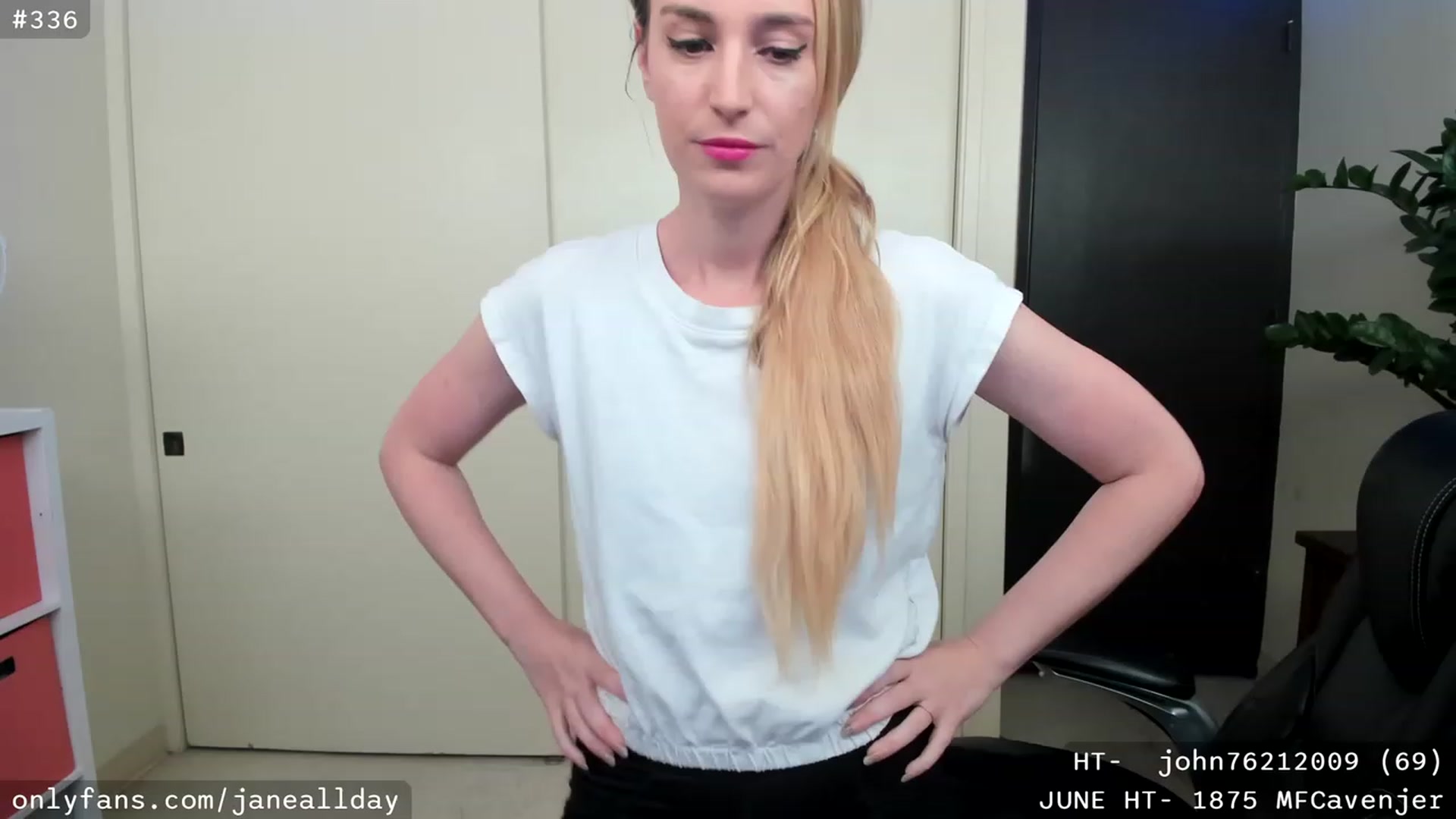 Gallery image thumbnail from JaneAllDay's myfreecams stream on, 06/06/2023, 04:35 image 15 of 20
