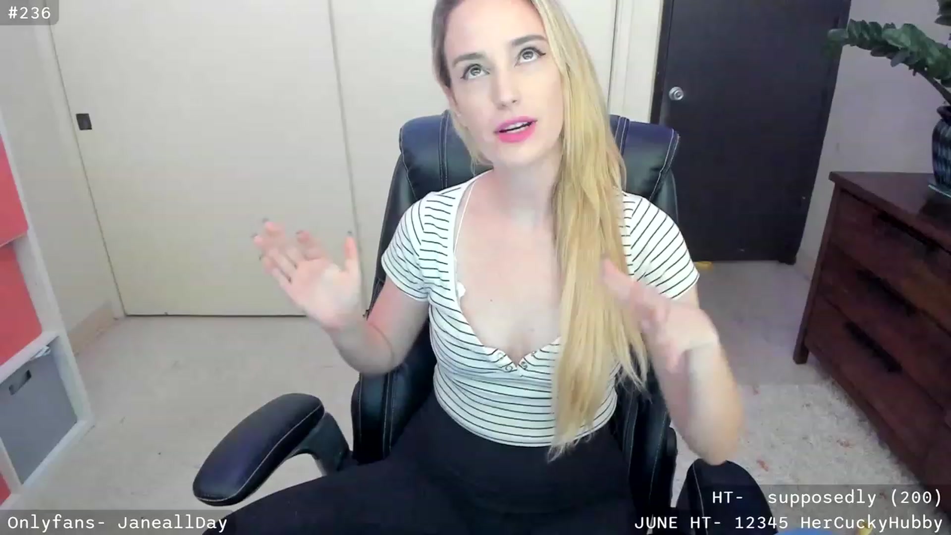 Gallery image thumbnail from JaneAllDay's myfreecams stream on, 06/14/2023, 03:57 image 9 of 20